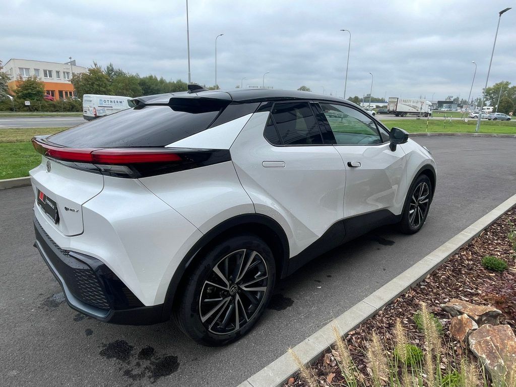 Toyota C-HR, 2.0 Hybrid FWD Executive - fotka 6