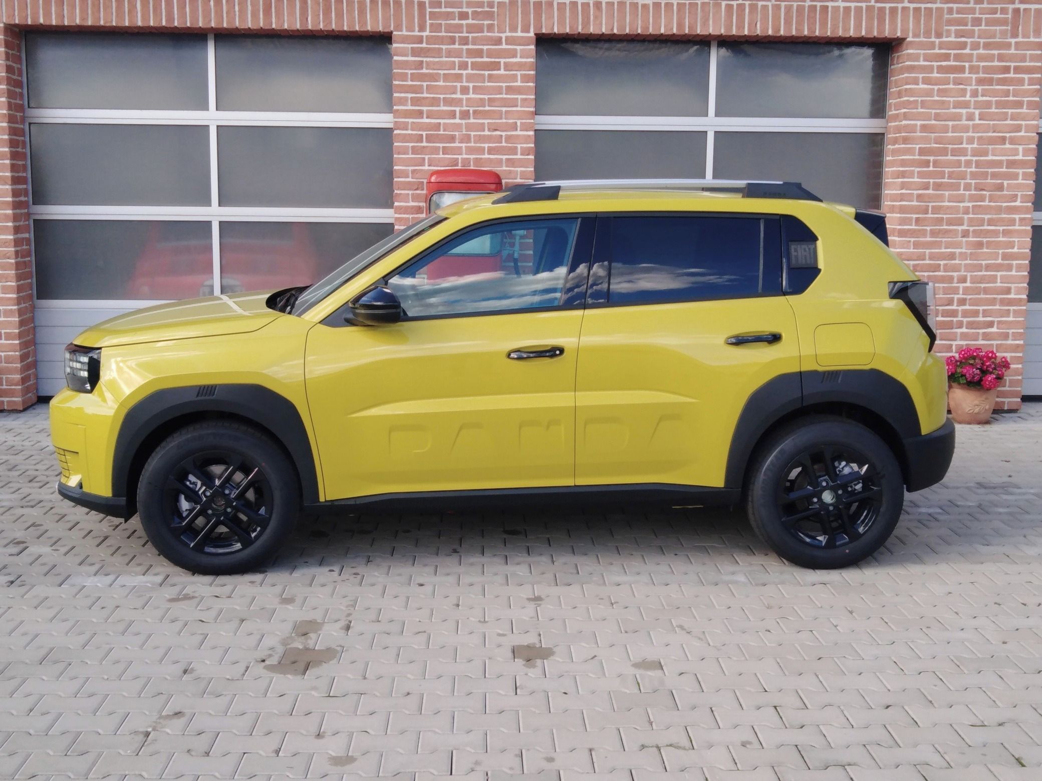 Fiat Grande Panda, 1.2 Turbo Hybrid 110k eDC ICON - fotka 5