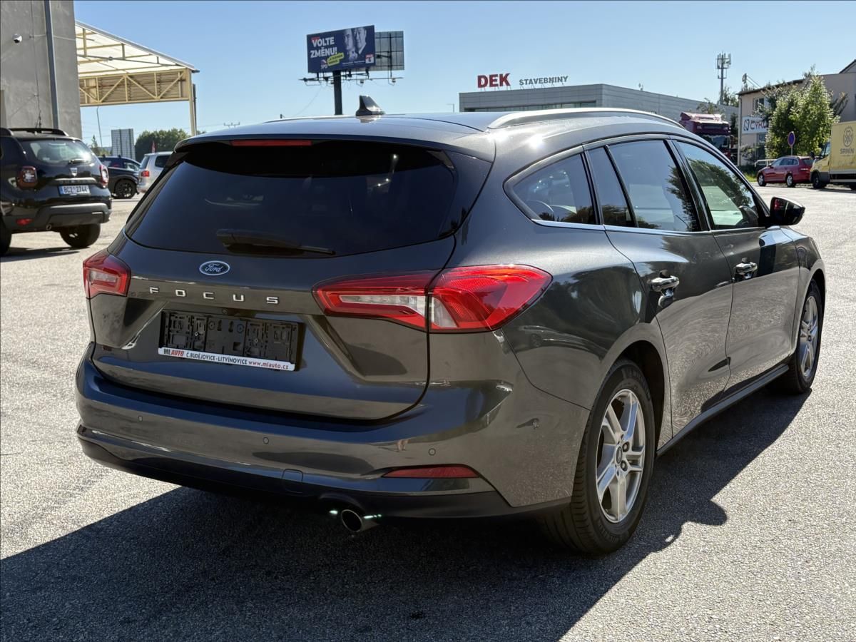 Ford Focus, 1,5 TDCi88kW Led,Nav,Kamer,ACC - fotka 2