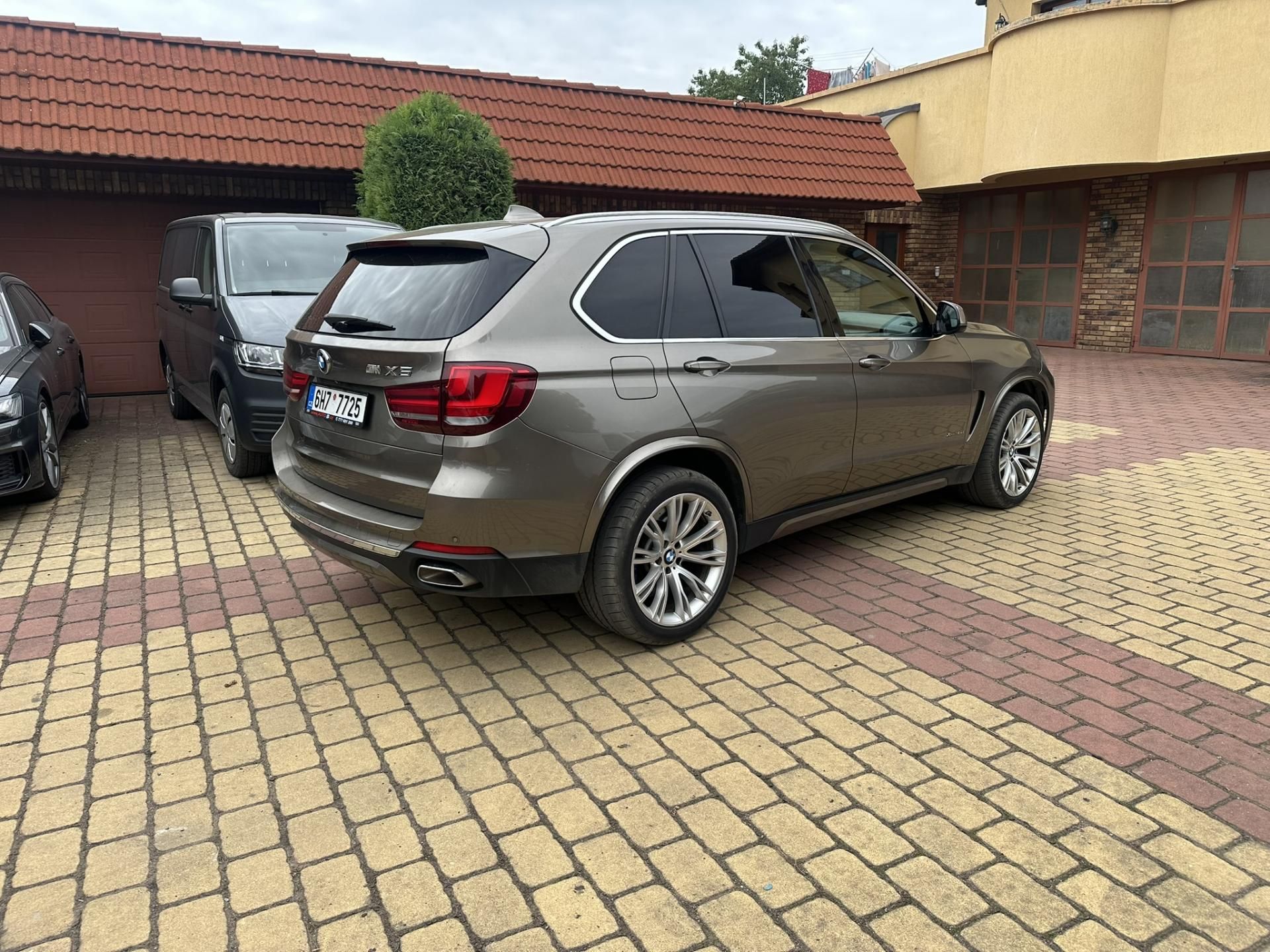 BMW X5, x DRIVE 30D - fotka 5