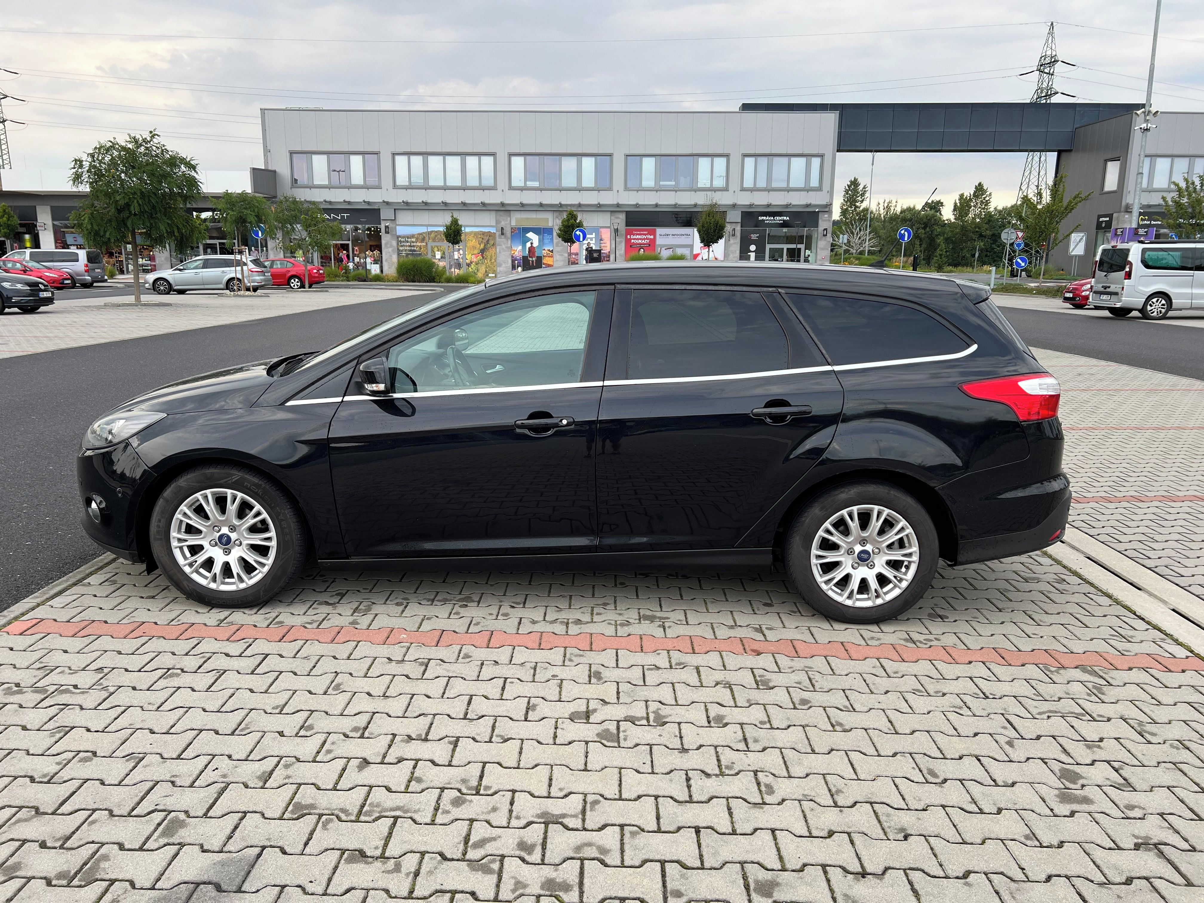 Ford Focus, 1.6 TDCi 77kw digi klima NAVI - fotka 6