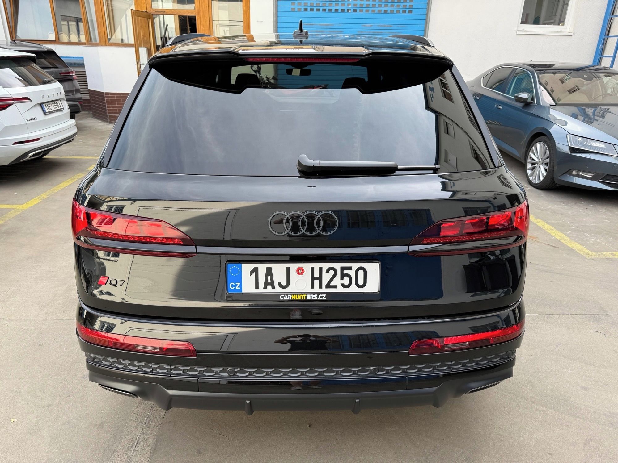 Audi Q7, S-line 3.0 TDI 210 kW 7míst - fotka 3