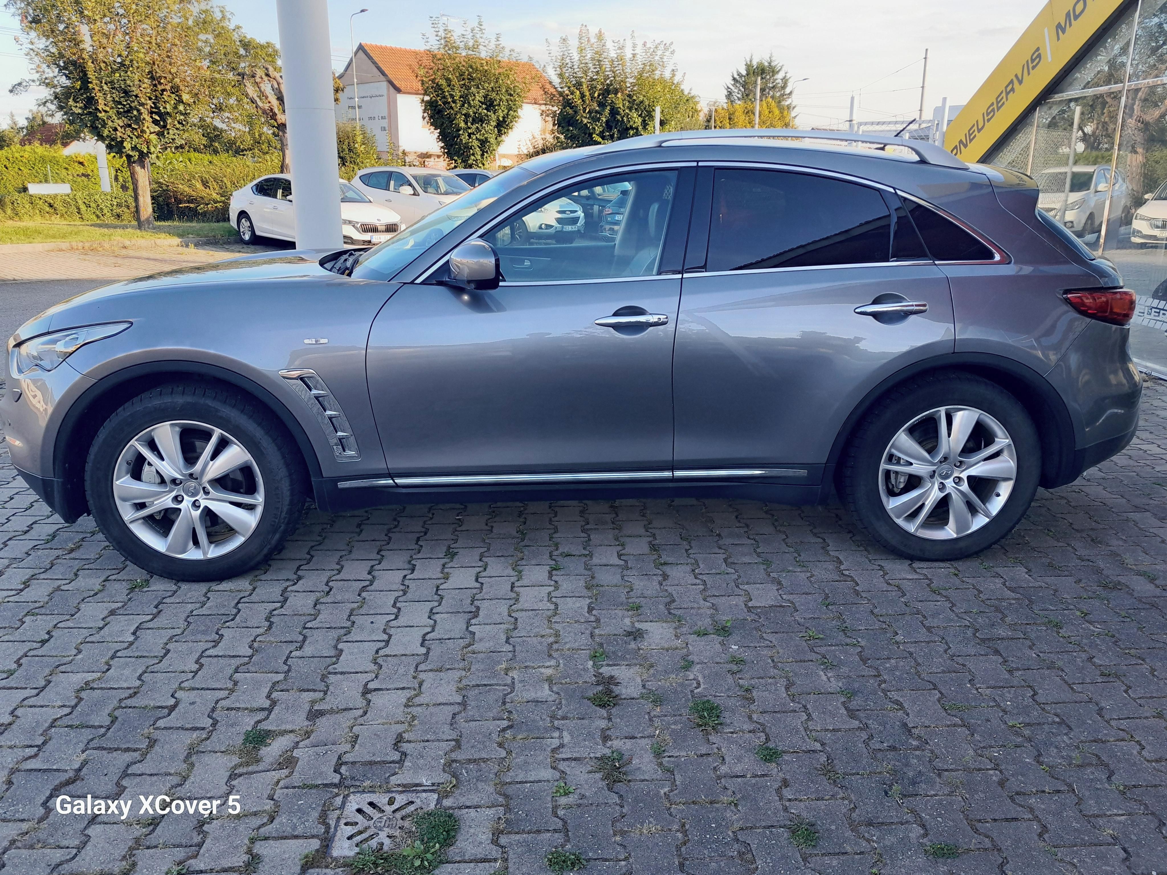 Infiniti FX30, 3.0d, 175kW,max.výbava. - fotka 2