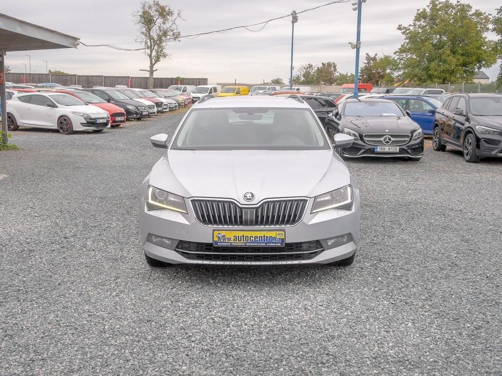 Škoda Superb, ČR 2.0TDI 110KW DSG – NAVI - fotka 2