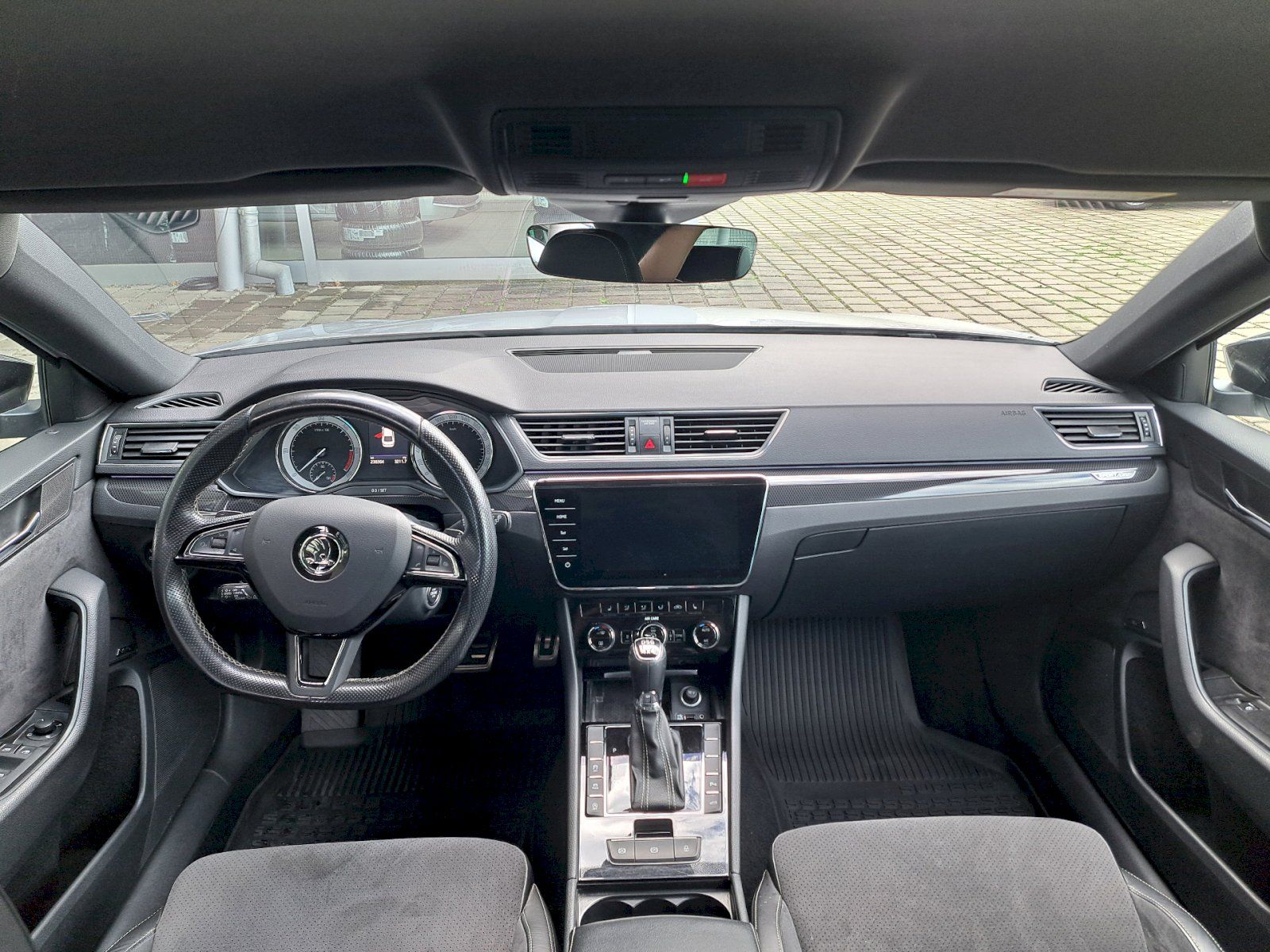 Škoda Superb, 2,0TDI 140kW 4x4 DSG SportLine - fotka 5