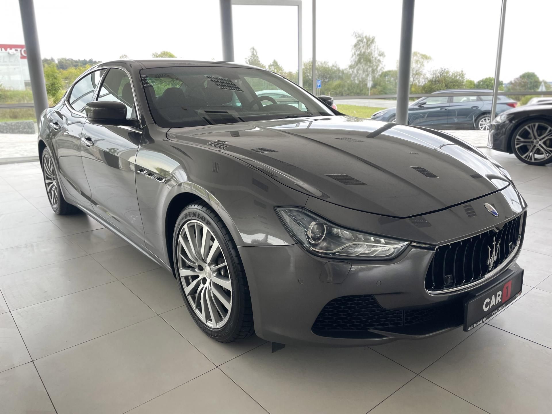 Maserati Ghibli, SQ4 302kW*V6*KeyLess*TopStav - fotka 4