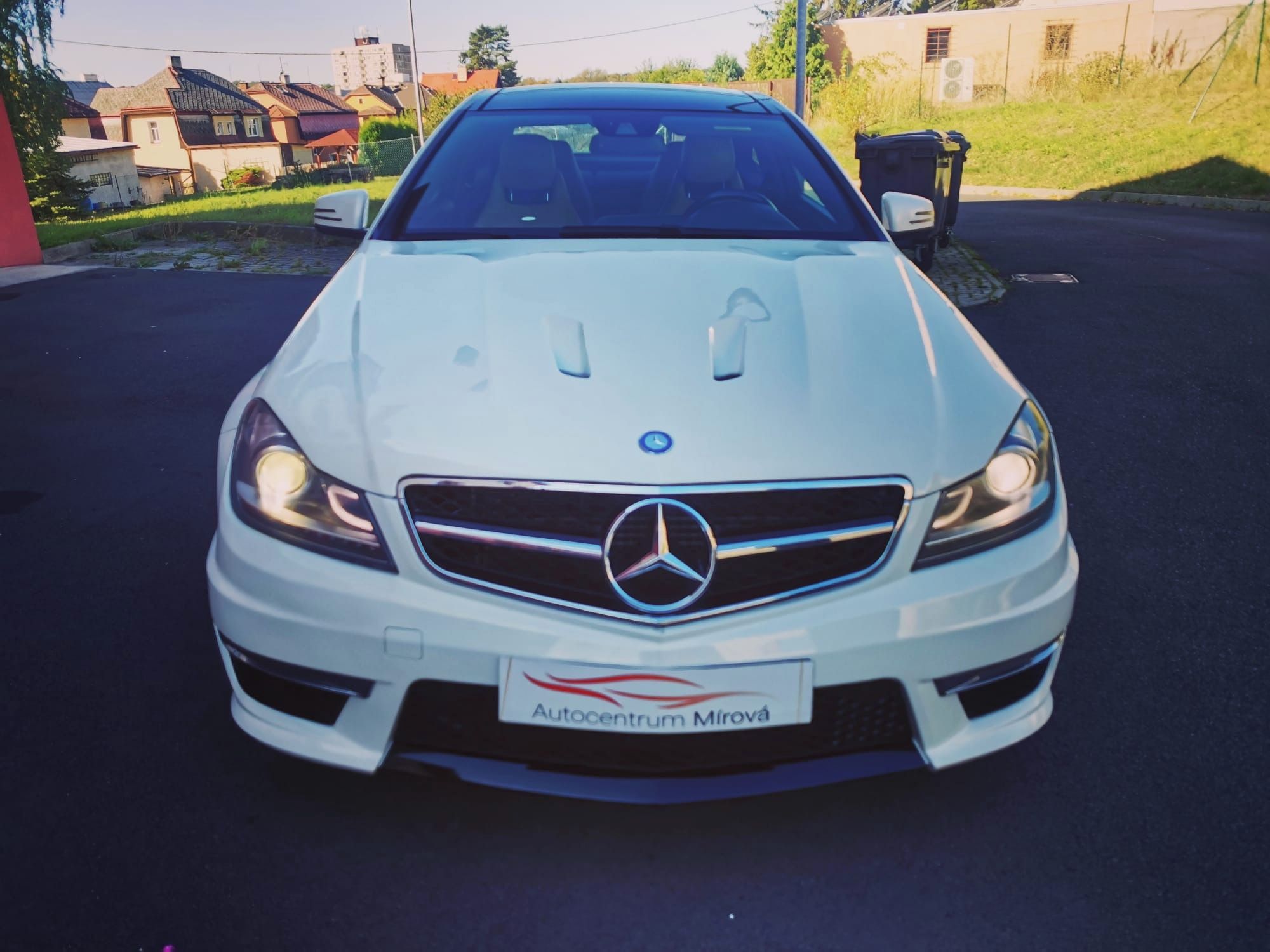 Mercedes-Benz Třídy C, C 63 AMG - fotka 5