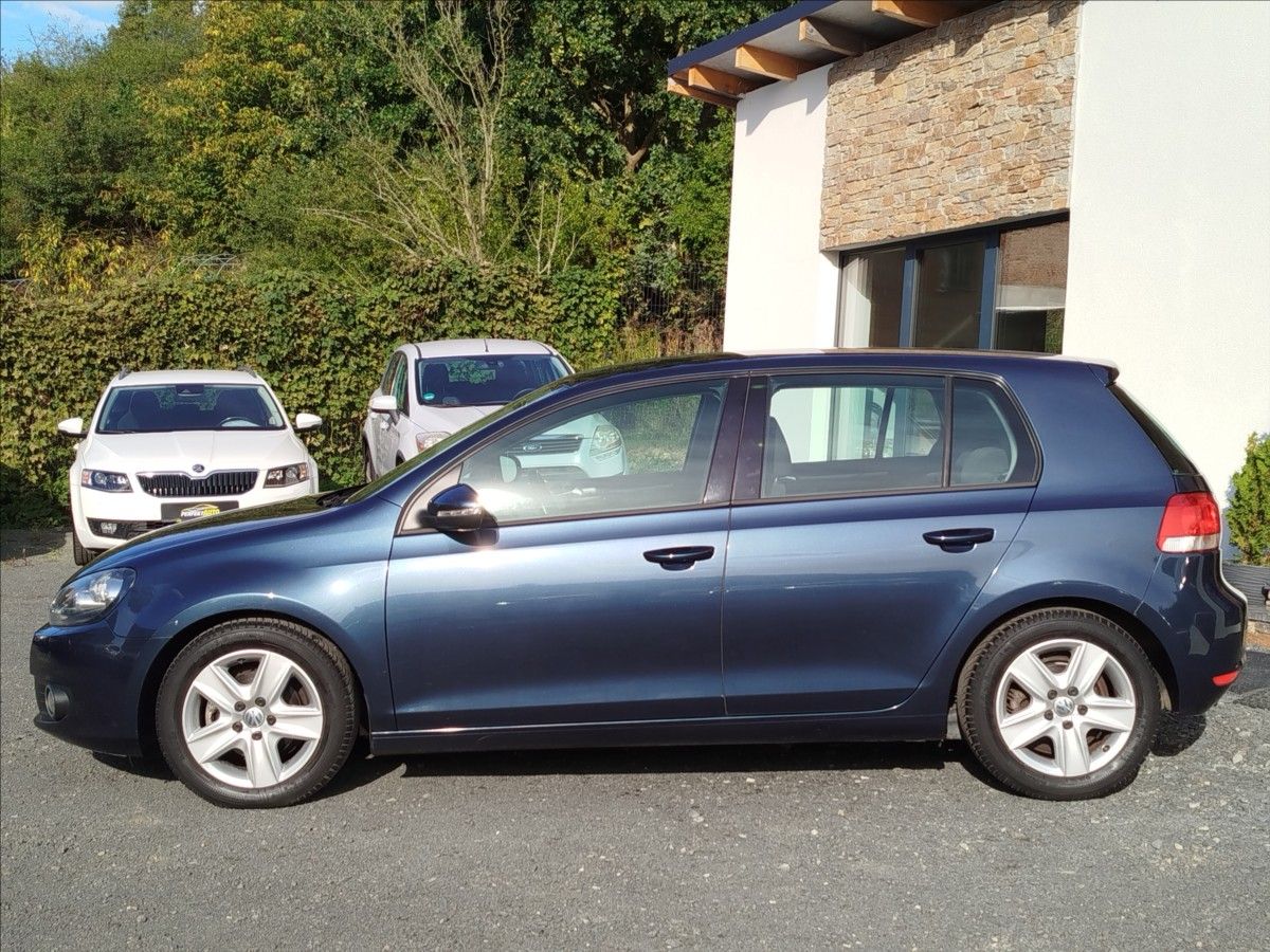 Volkswagen Golf, 2,0 TDi, 1.MAJITEL - fotka 3