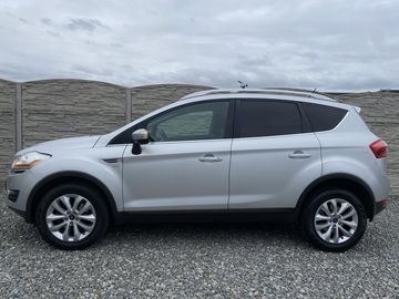 2.0TDCi 135PS 4x4 TITANIUM TOP