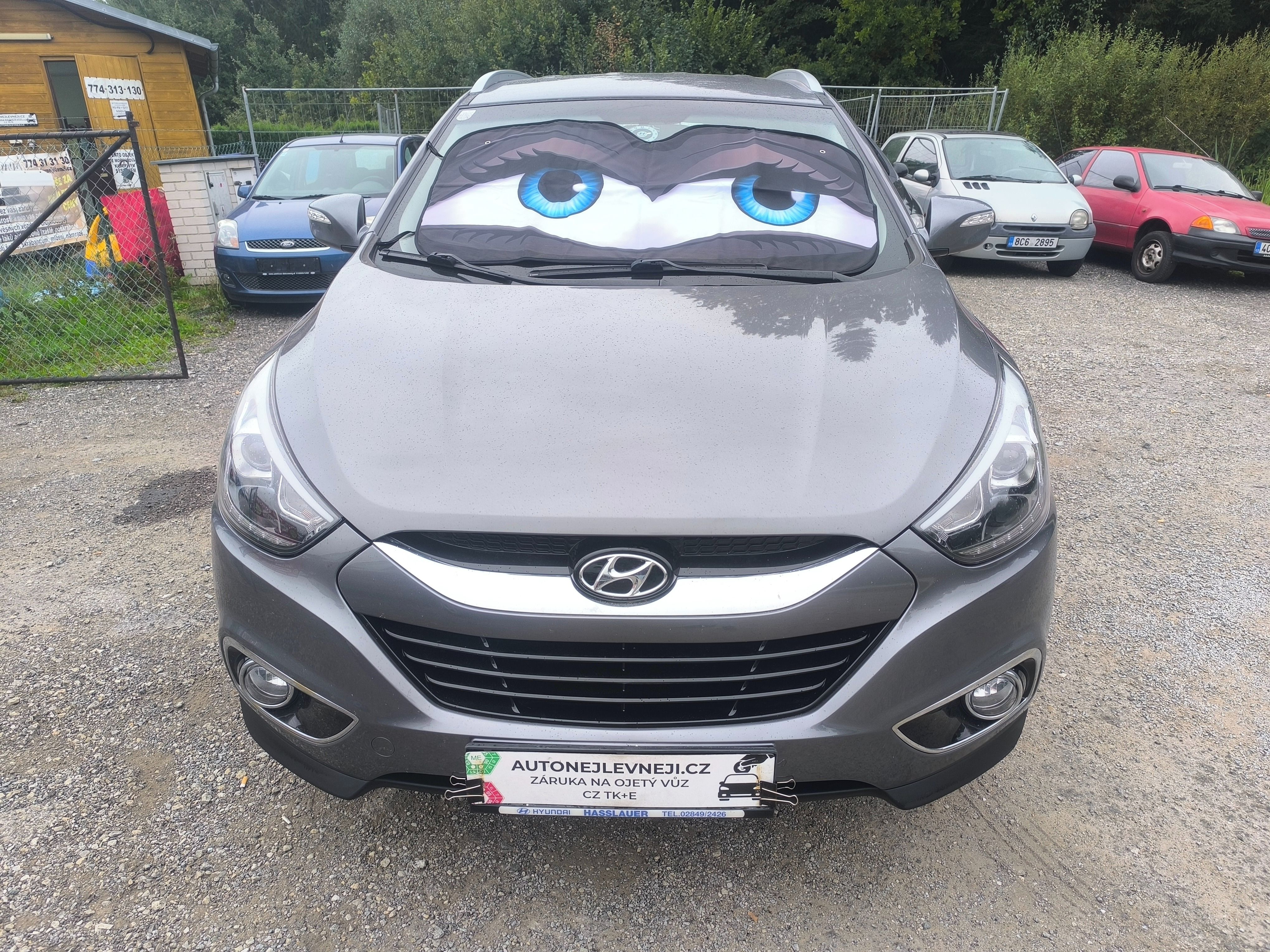Hyundai ix35, 2.0D4X4,70KM,MAX VÝBAVA,KRÁSNÝ - fotka 2