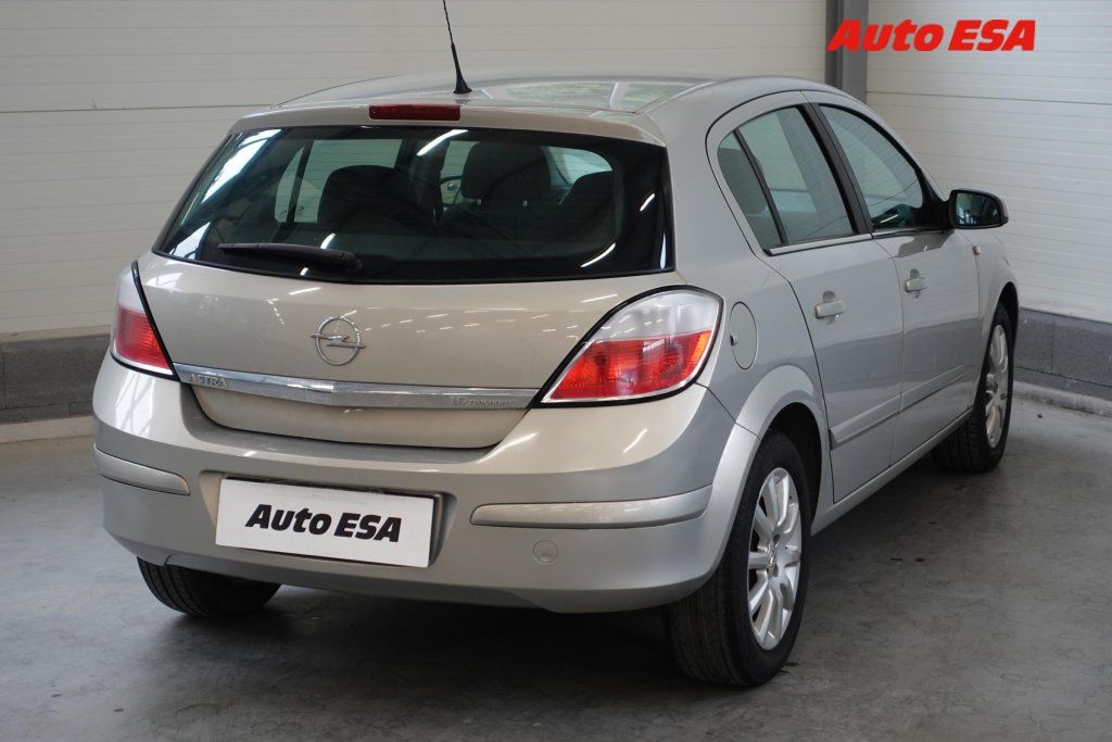 Opel Astra, 1.6i,ČR,AC,STK9/27 - fotka 6