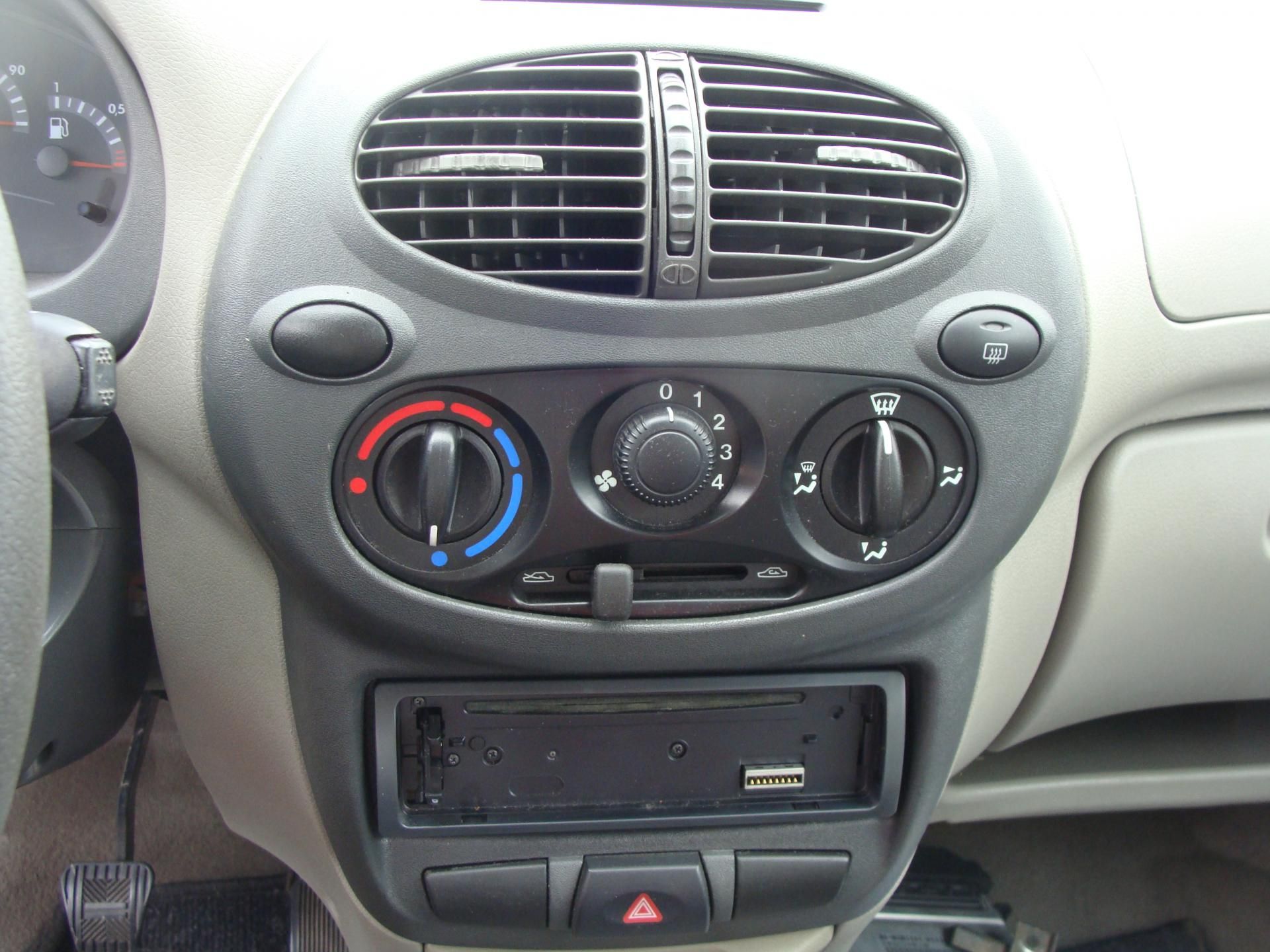Lada Kalina, 1.6i LPG - fotka 5