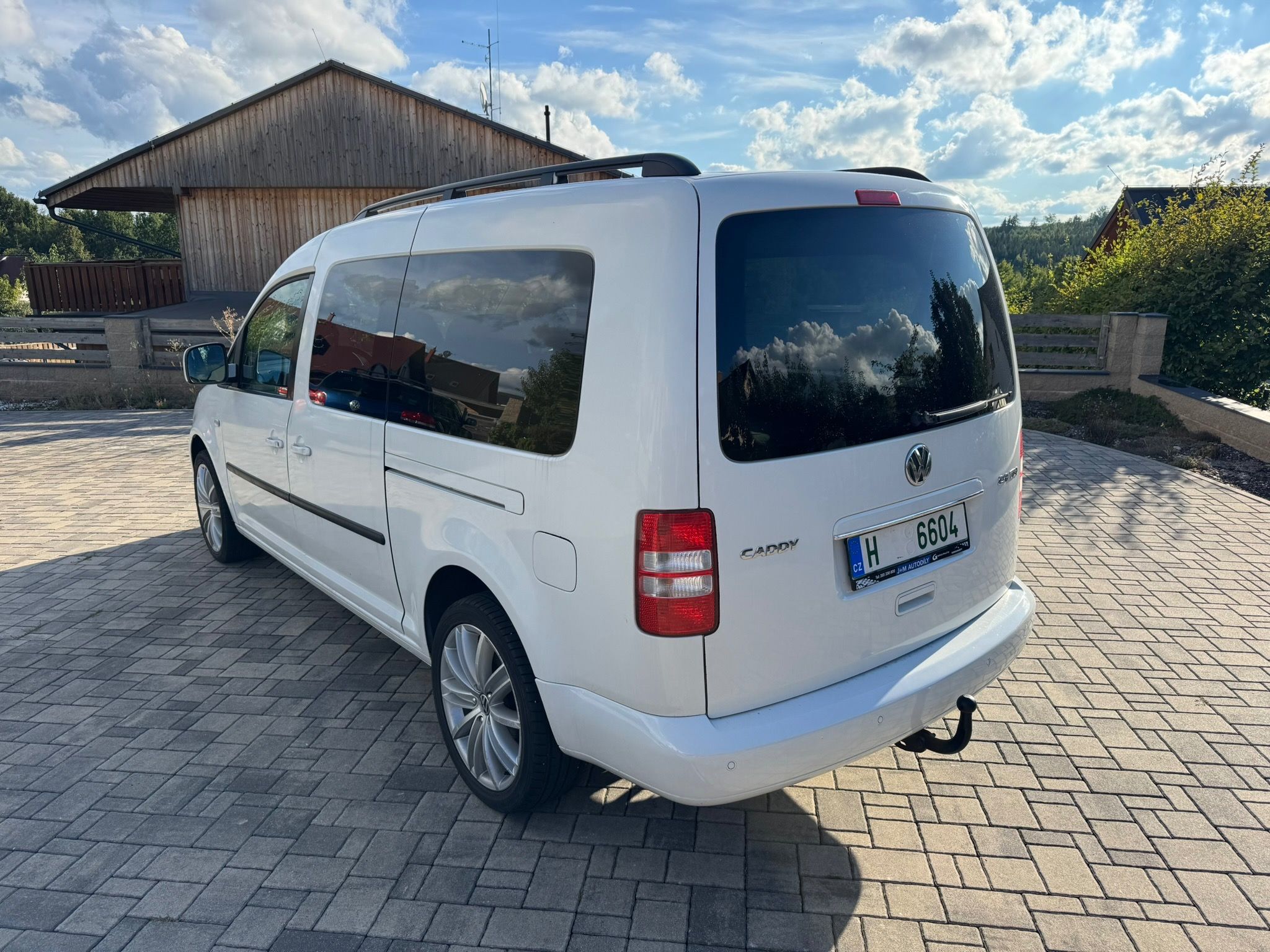 Volkswagen Caddy, 2,0 TDi 103kW DSG 7míst - fotka 3