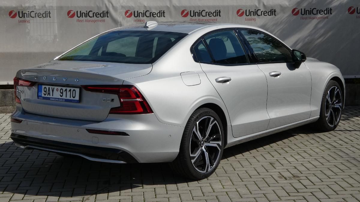Volvo S60, B5 AWD Ultimate Dark - fotka 3