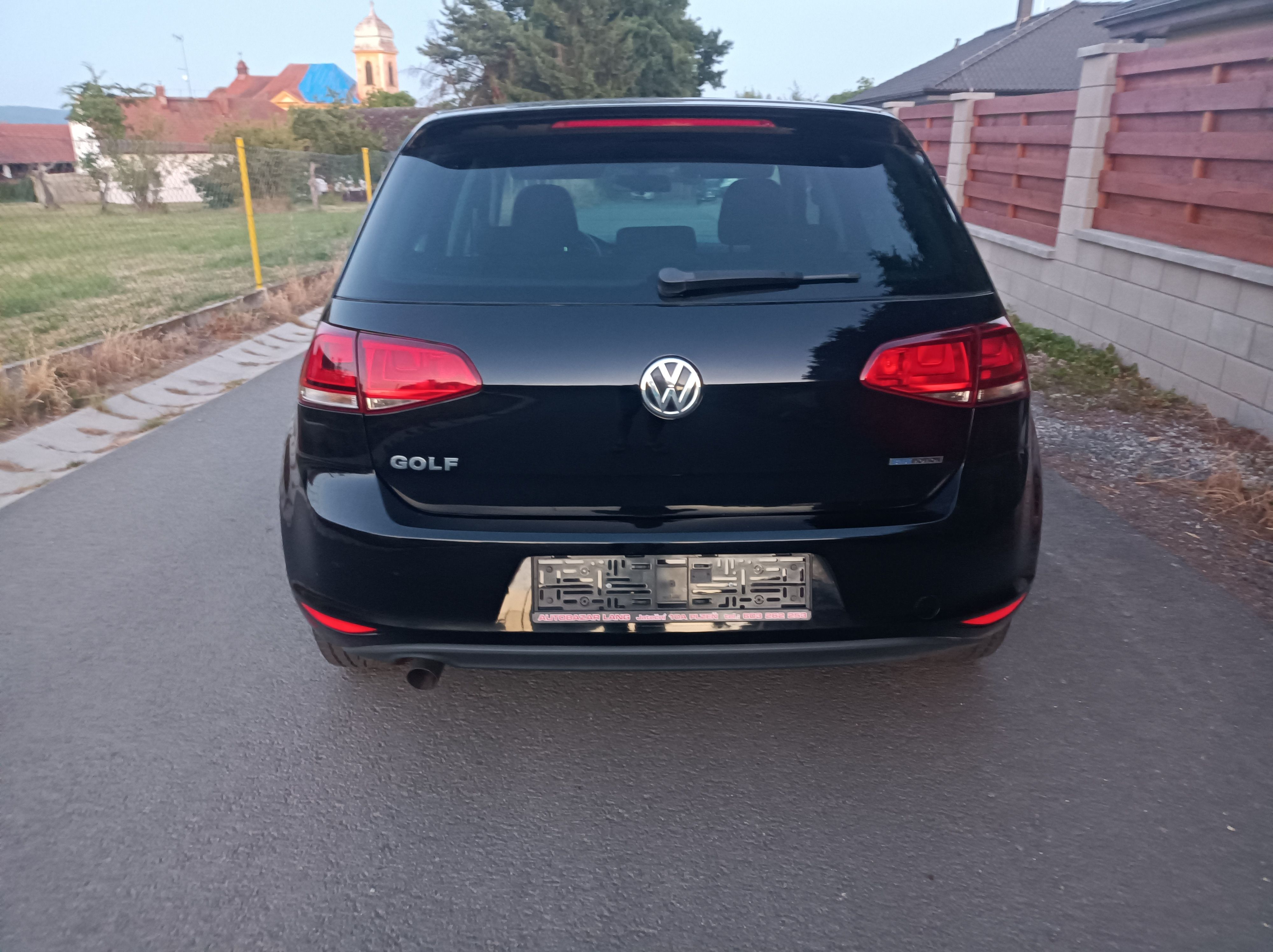 Volkswagen Golf, 1,6 TDi-81 kw,r.2014,d.klima - fotka 3
