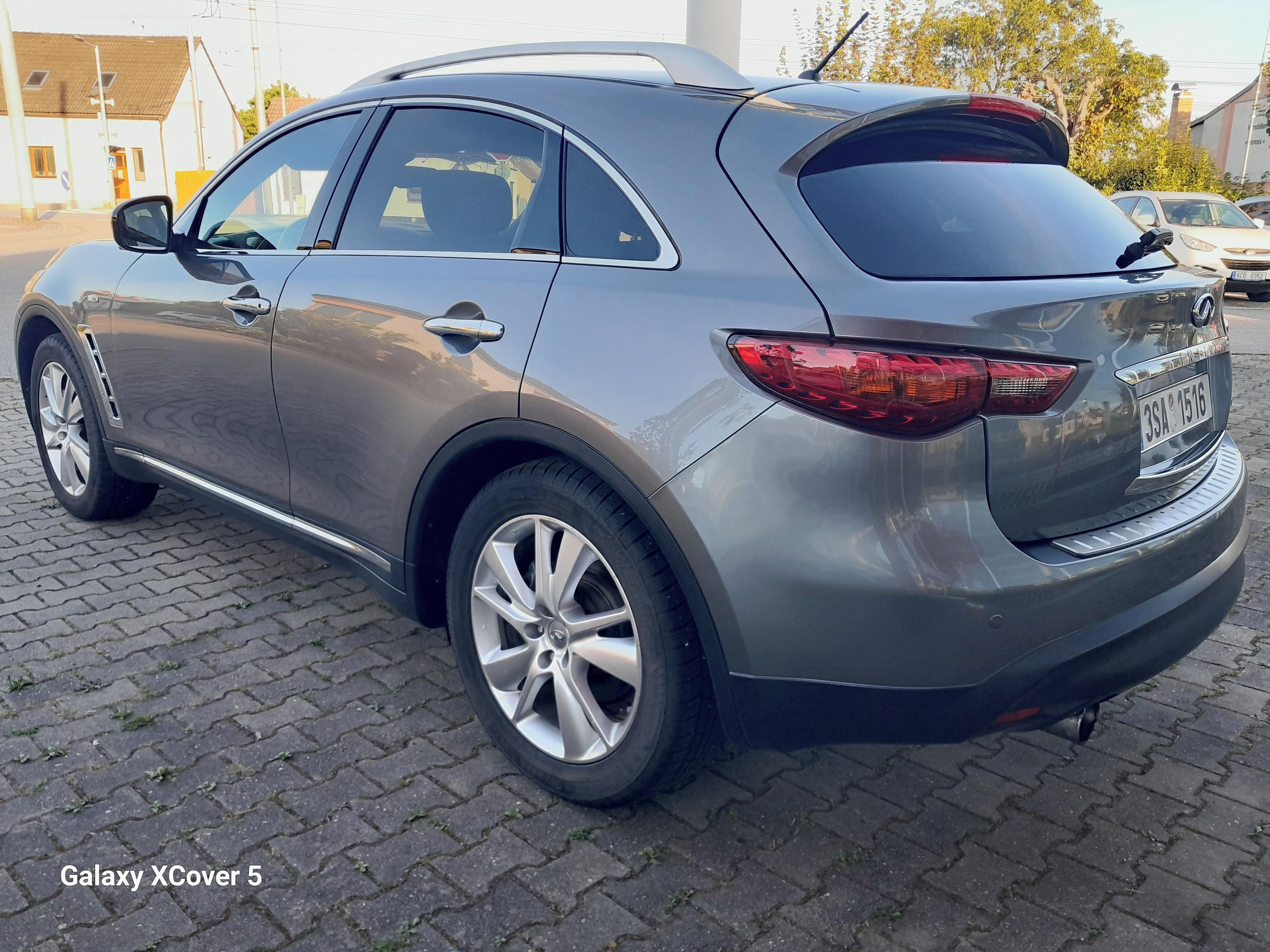 Infiniti FX30, 3.0d, 175kW,max.výbava. - fotka 3