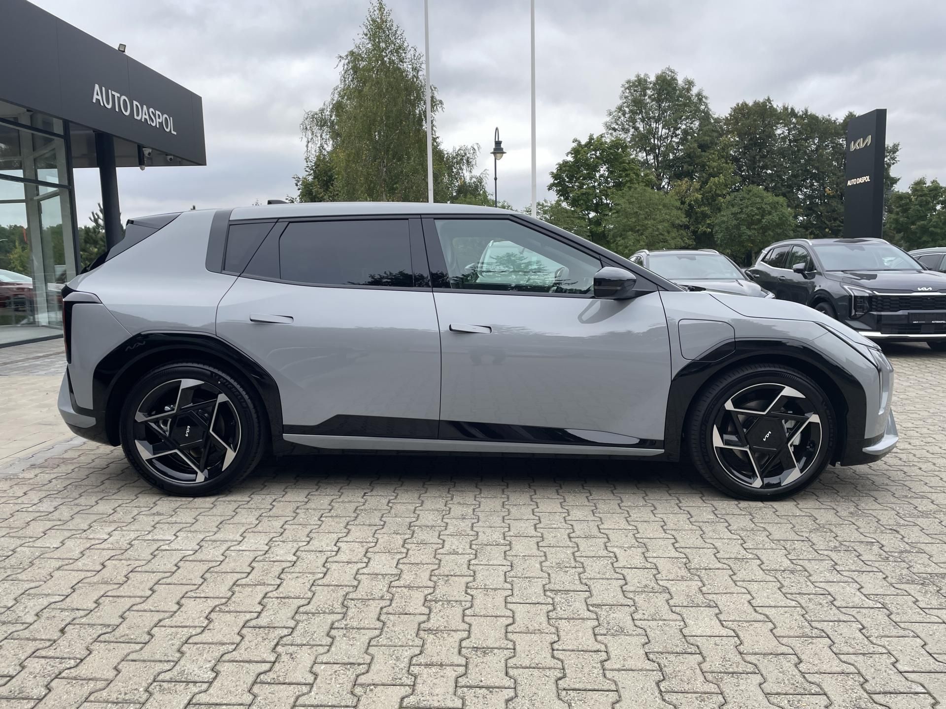 Kia EV4, 4x2 GT-LINE 150 KW+ 81,4 KWH - fotka 2