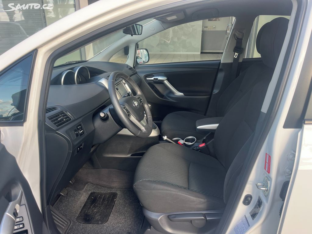 Toyota Verso, fotka 10