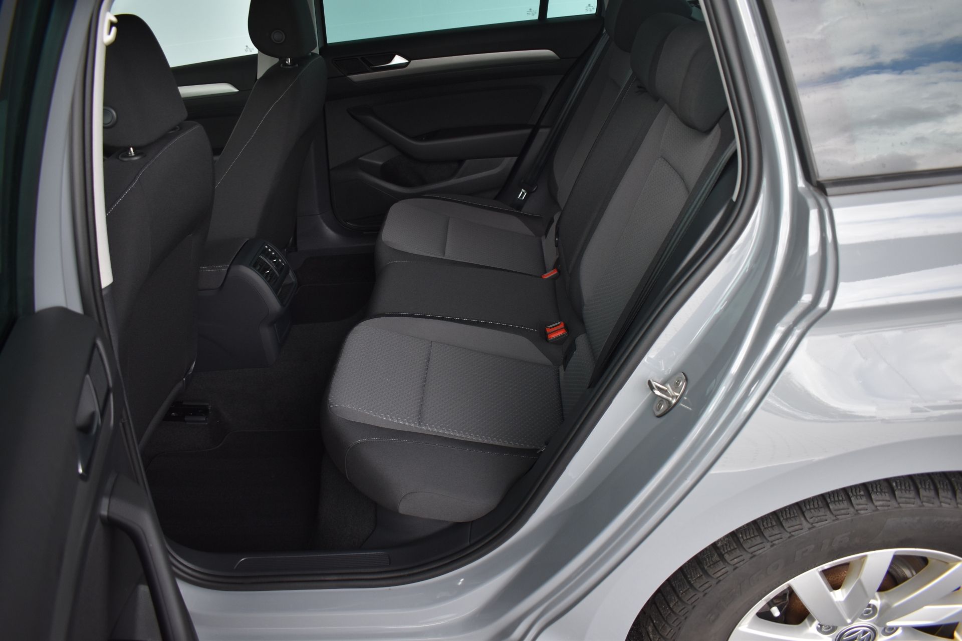 Volkswagen Passat Variant, 2,0 TDI 110kW, LED, kamera - fotka 6