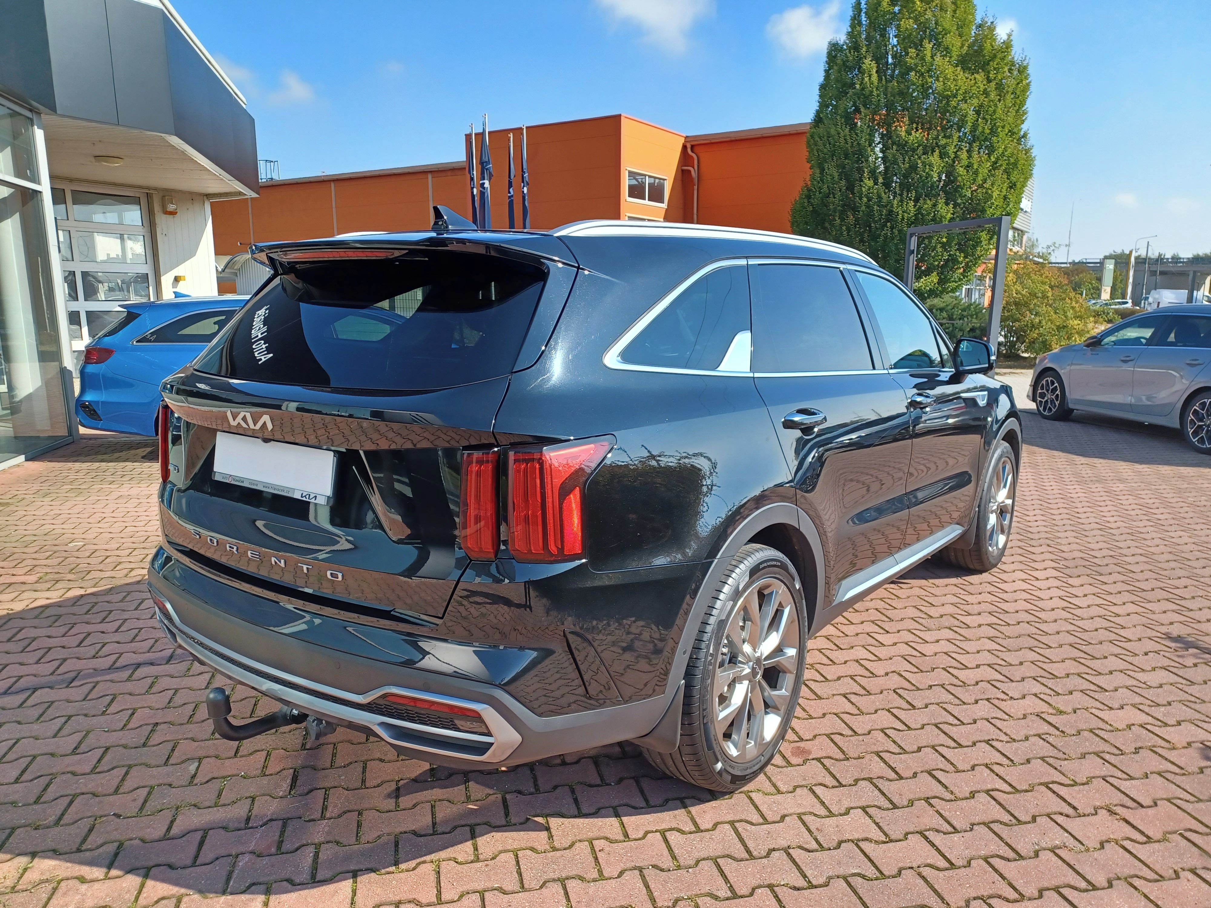 Kia Sorento, 2.2 CRDi 4x4 8DCT TOP - fotka 4