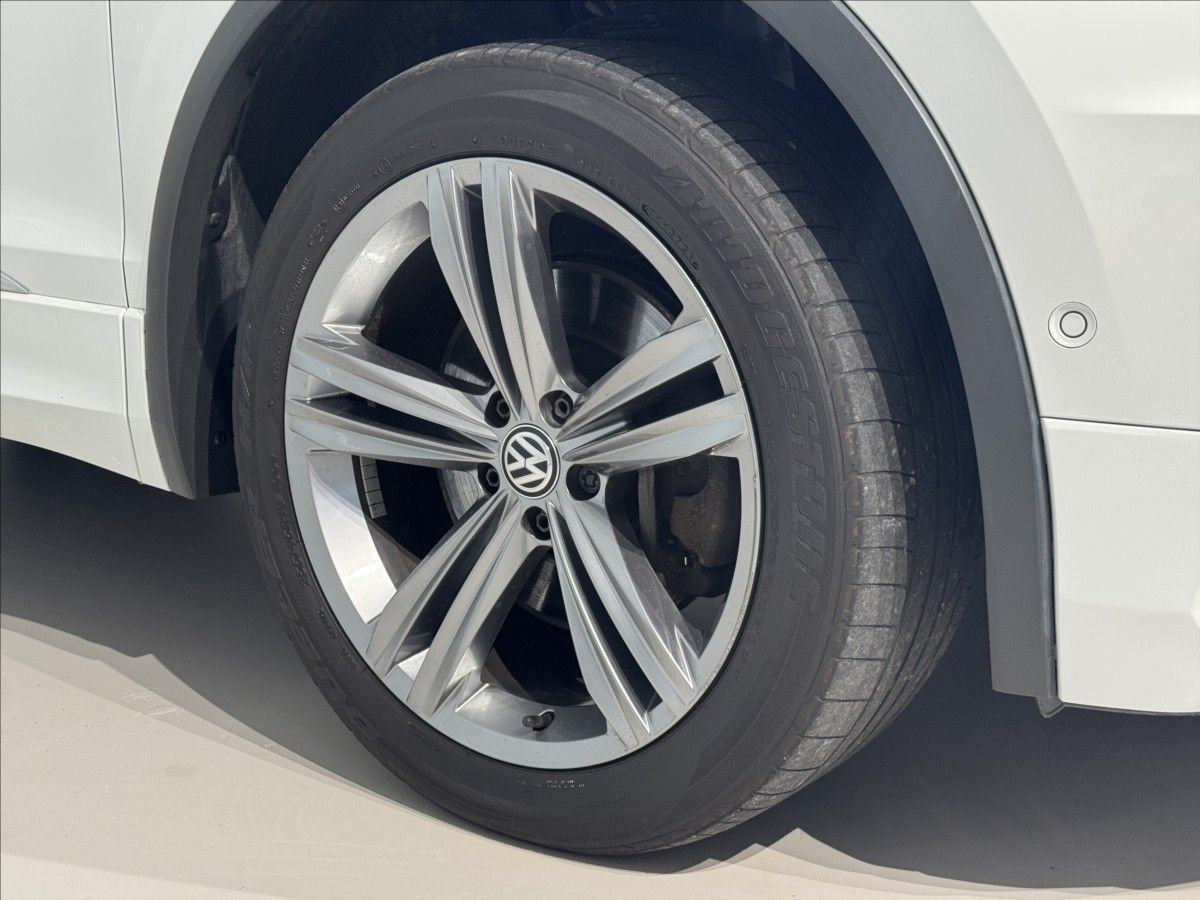 Volkswagen Tiguan Allspace, 2,0 BiTDi  DSG 4x4 R-Line LED - fotka 5
