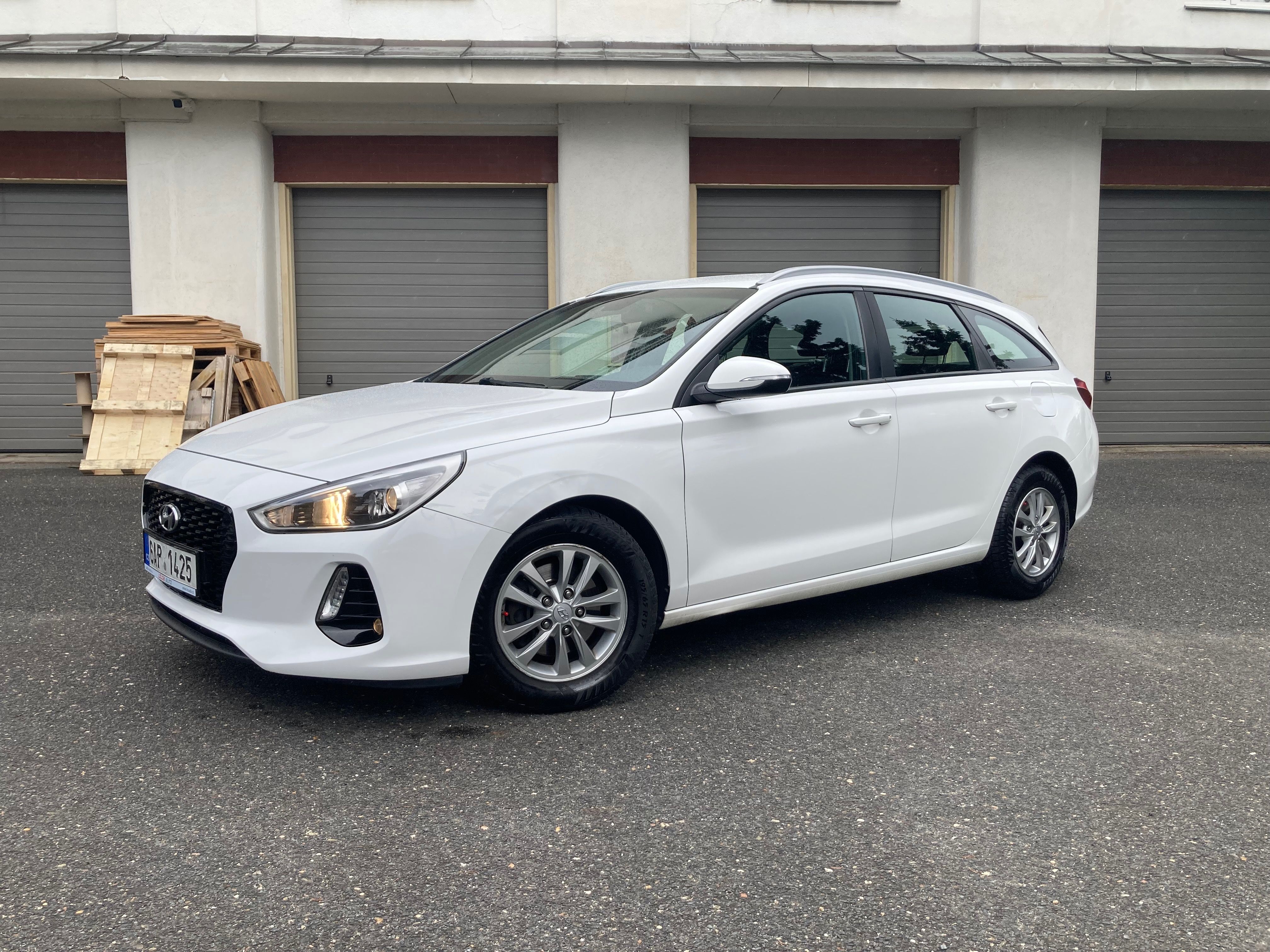 Hyundai i30, 1.0T-GDi 88kW TRIKOLOR ČR DPH - fotka 2