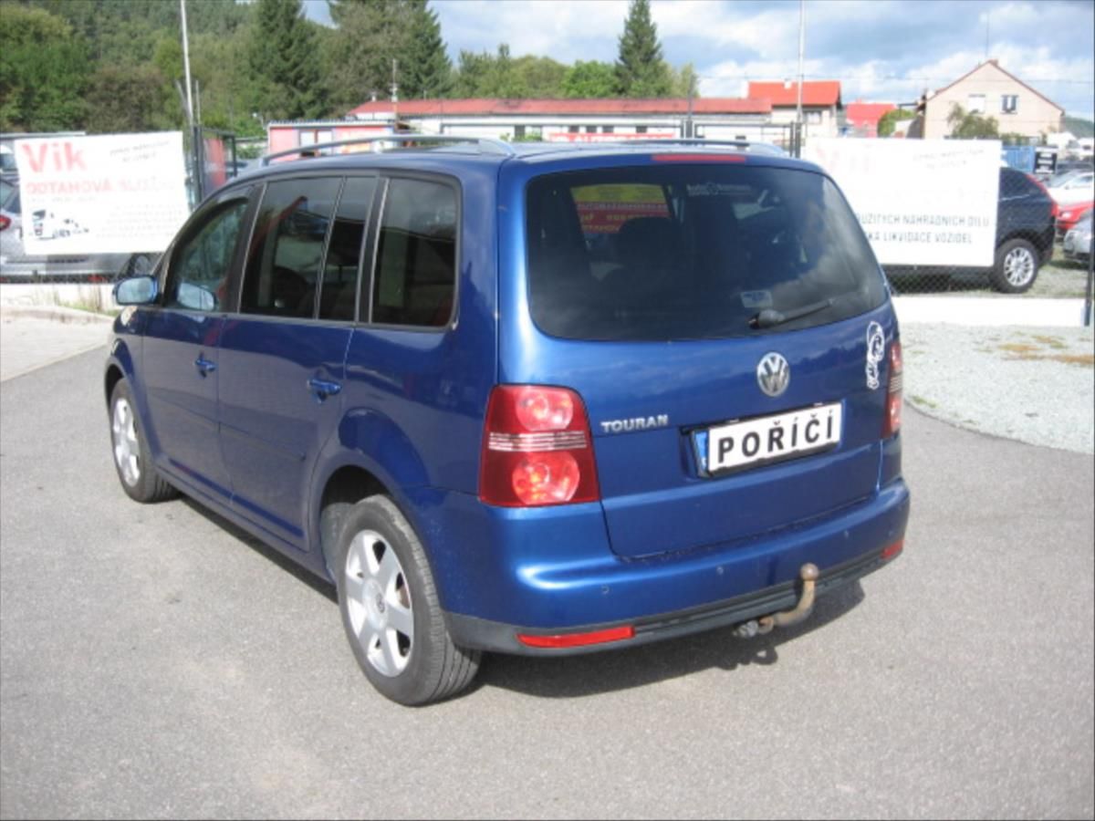 Volkswagen Touran, 2,0 Automat - fotka 5
