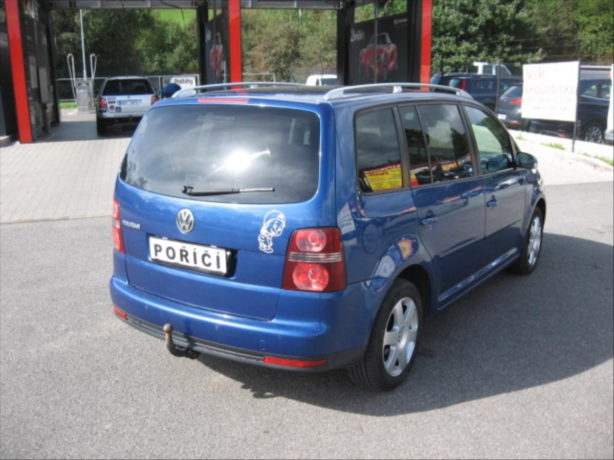 Volkswagen Touran, 2,0 Automat - fotka 6