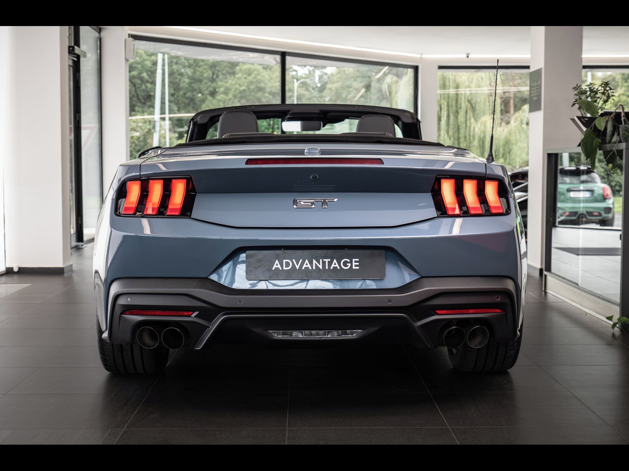 Ford Mustang, GT 5.0 V8 Cabrio/Manuál - fotka 3