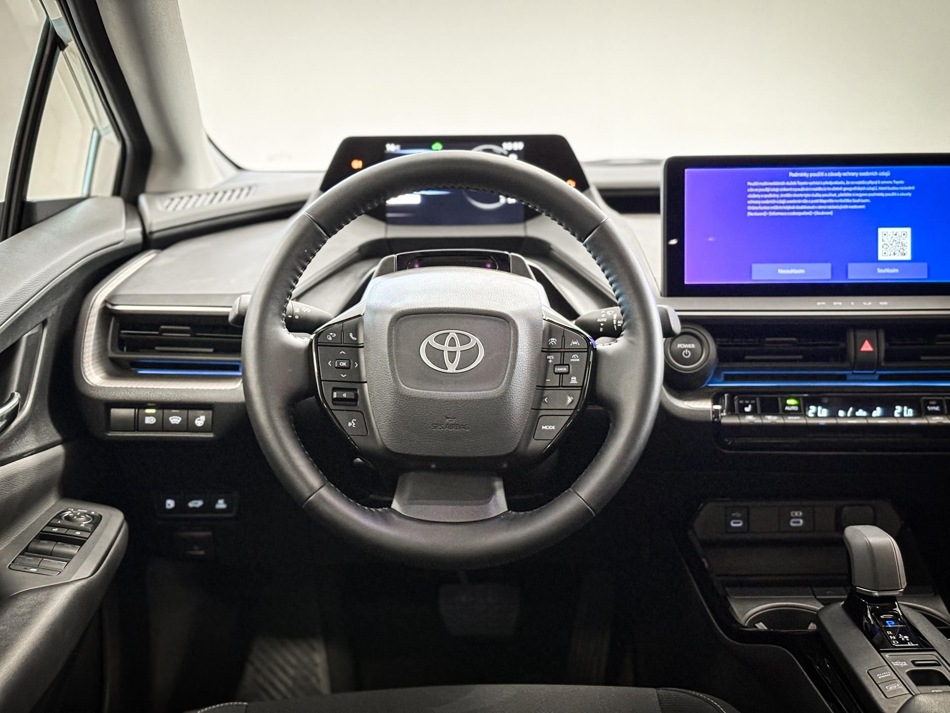Toyota Prius, 2.0 PHEV Prestige, Skywiev - fotka 4