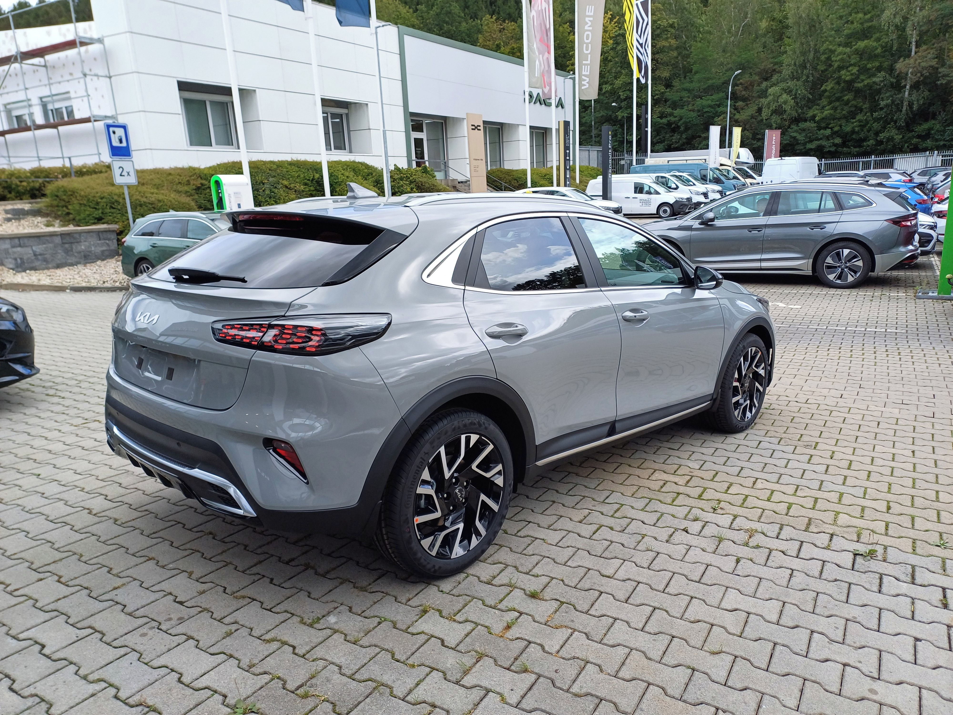 Kia XCee´d, 1,6 T-GDi 7DCT STEEL EDITION - fotka 5
