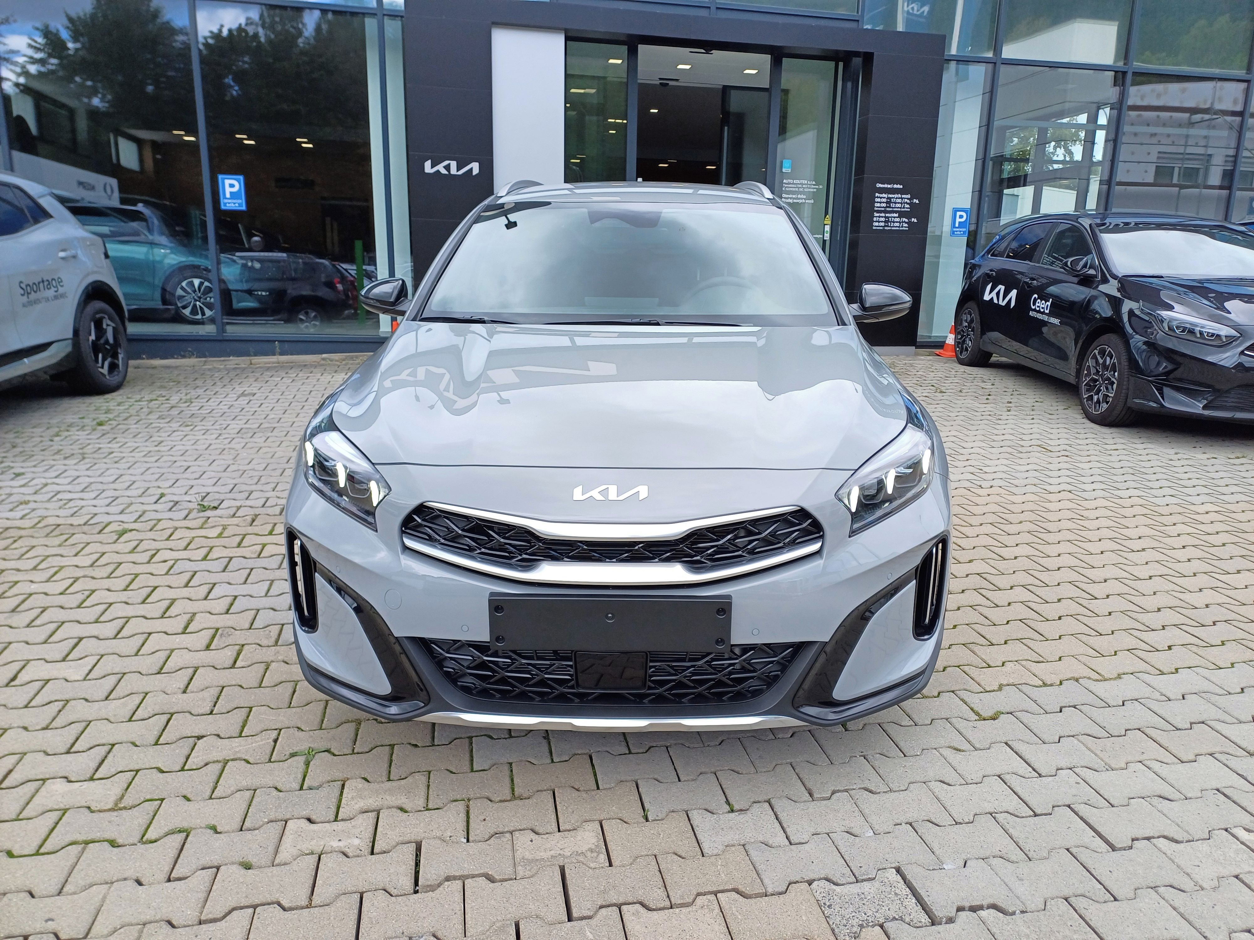 Kia XCee´d, 1,6 T-GDi 7DCT STEEL EDITION - fotka 2