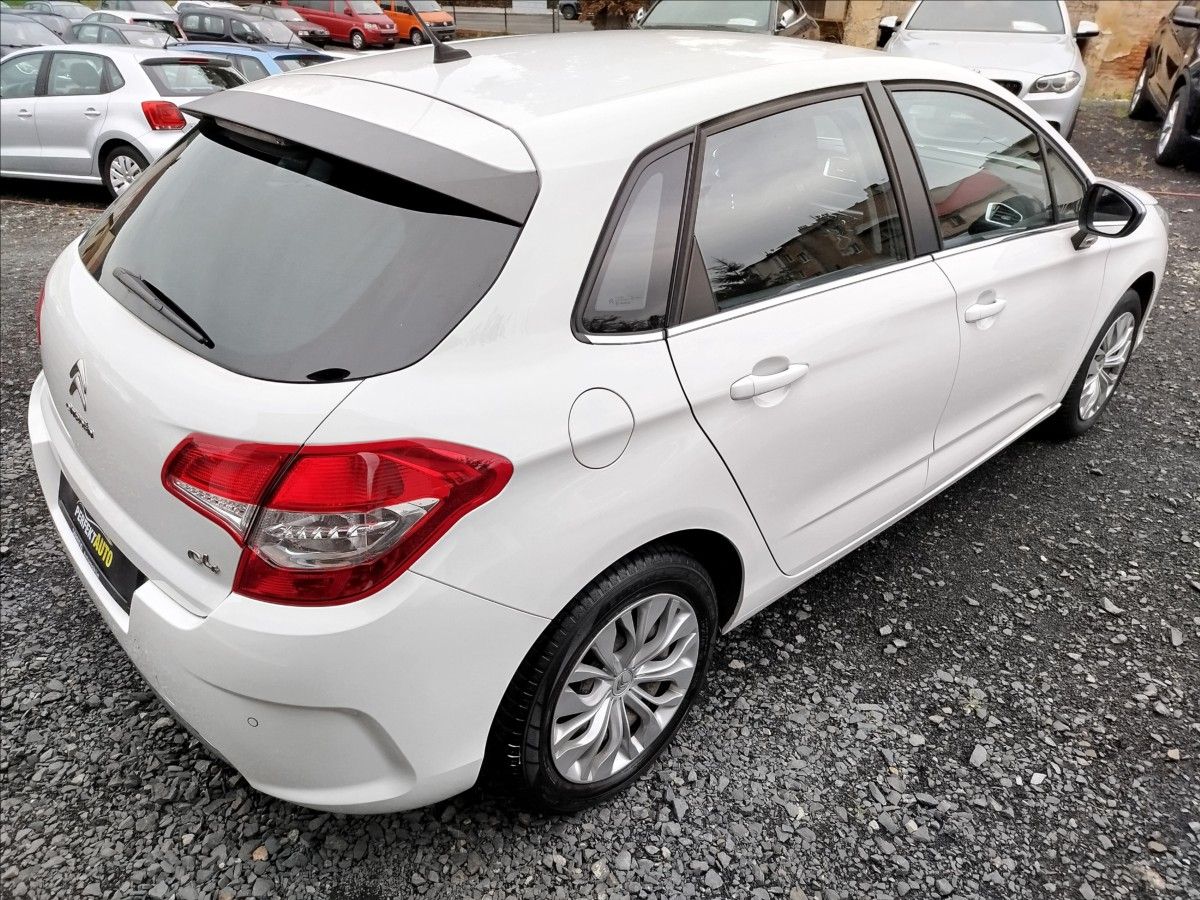 Citroën C4, 1,4 i, 70kW, 1.MAJITEL - fotka 6