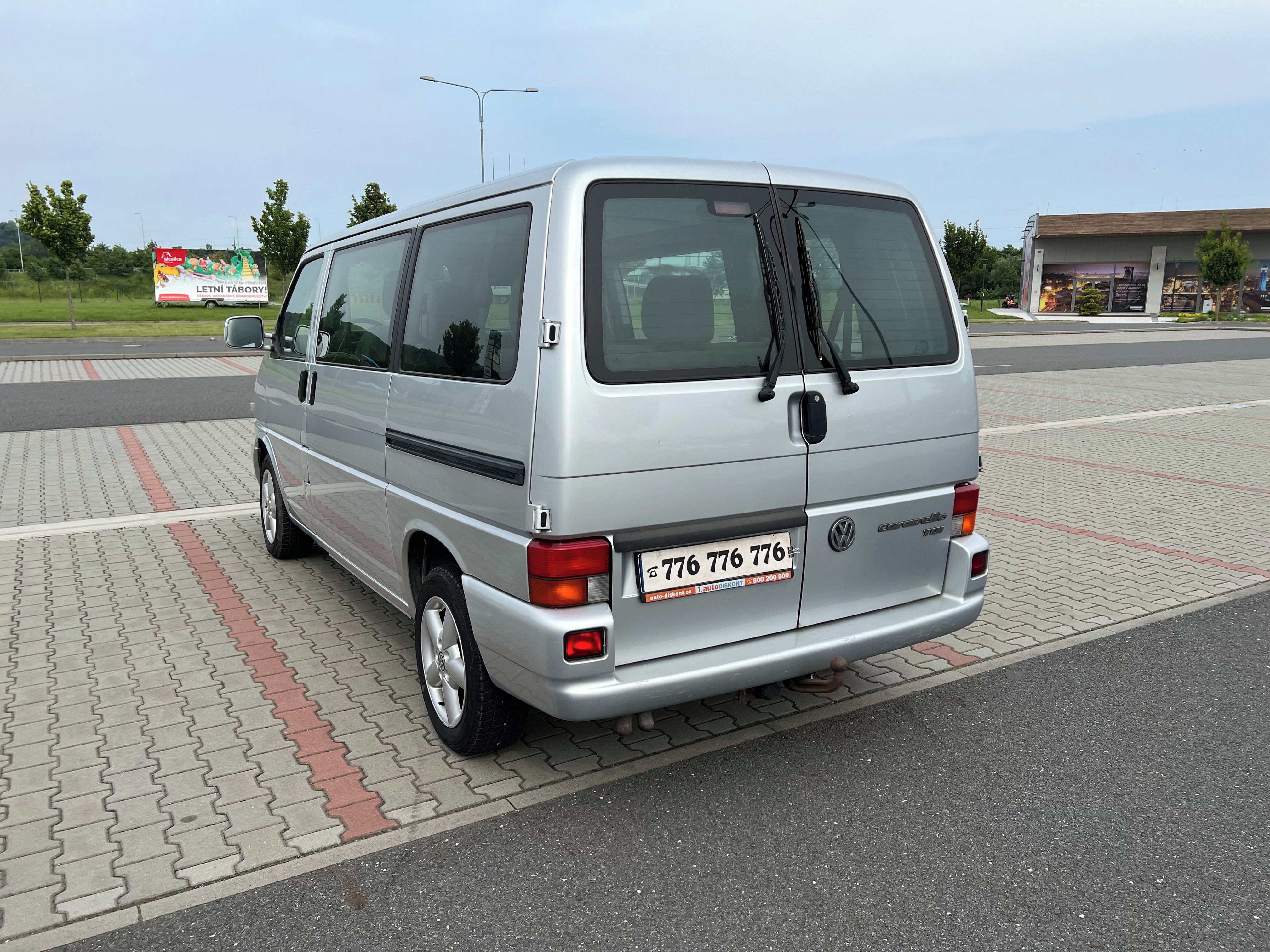 Volkswagen Caravelle, 2.5 TDi 9 míst digi klima TZ - fotka 5