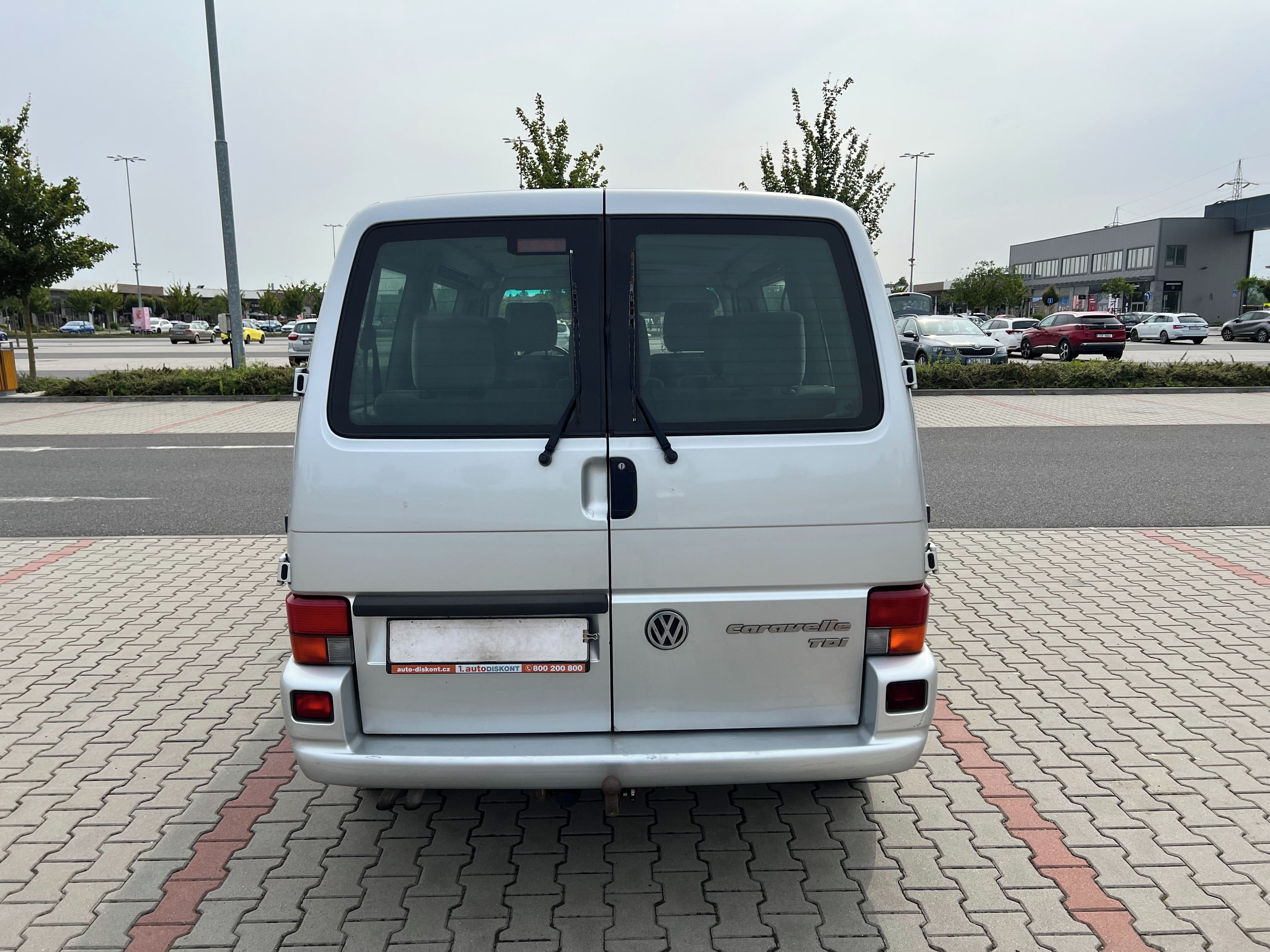 Volkswagen Caravelle, 2.5 TDi 9 míst digi klima TZ - fotka 4
