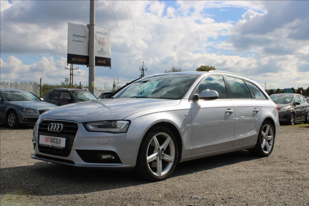 Audi A4, 2,0 TDi  AUTOMAT, S-LINE
