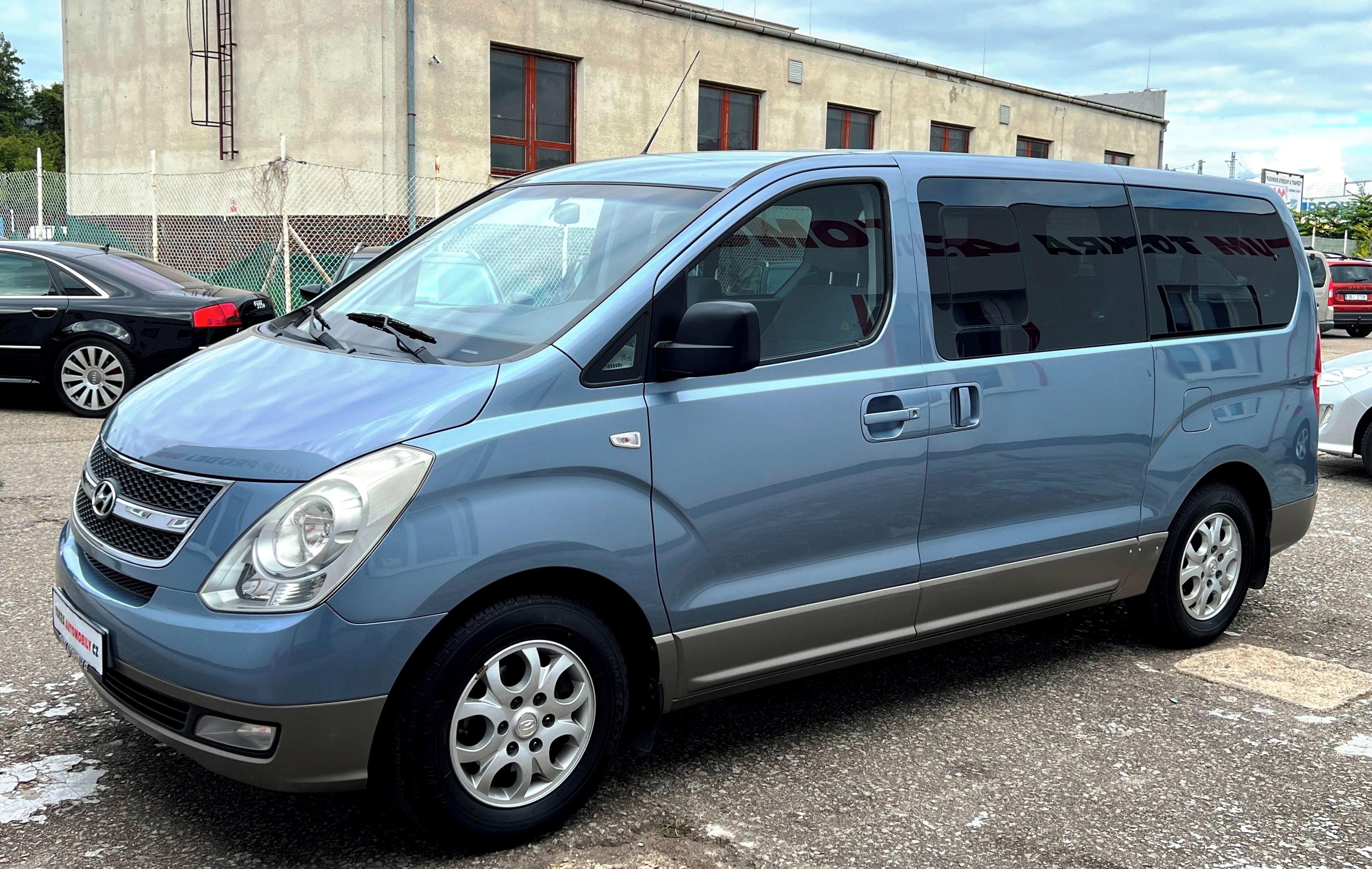 Hyundai H 1, 2.5CRDI 125kW Klima 8míst DVD - fotka 5