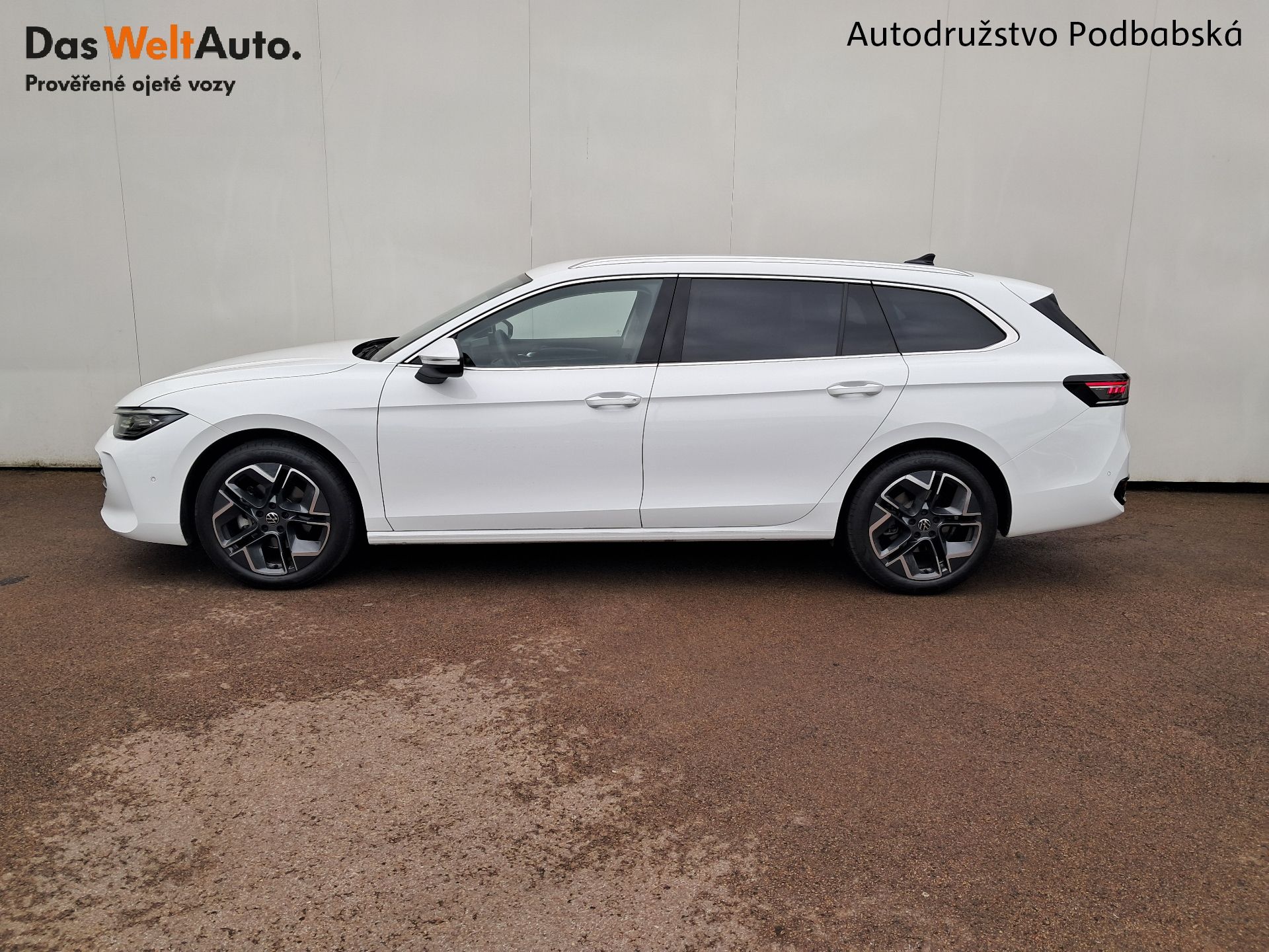 Volkswagen Passat Variant, PASSAT VARIANT ELEGANCE 2.0 TD - fotka 3