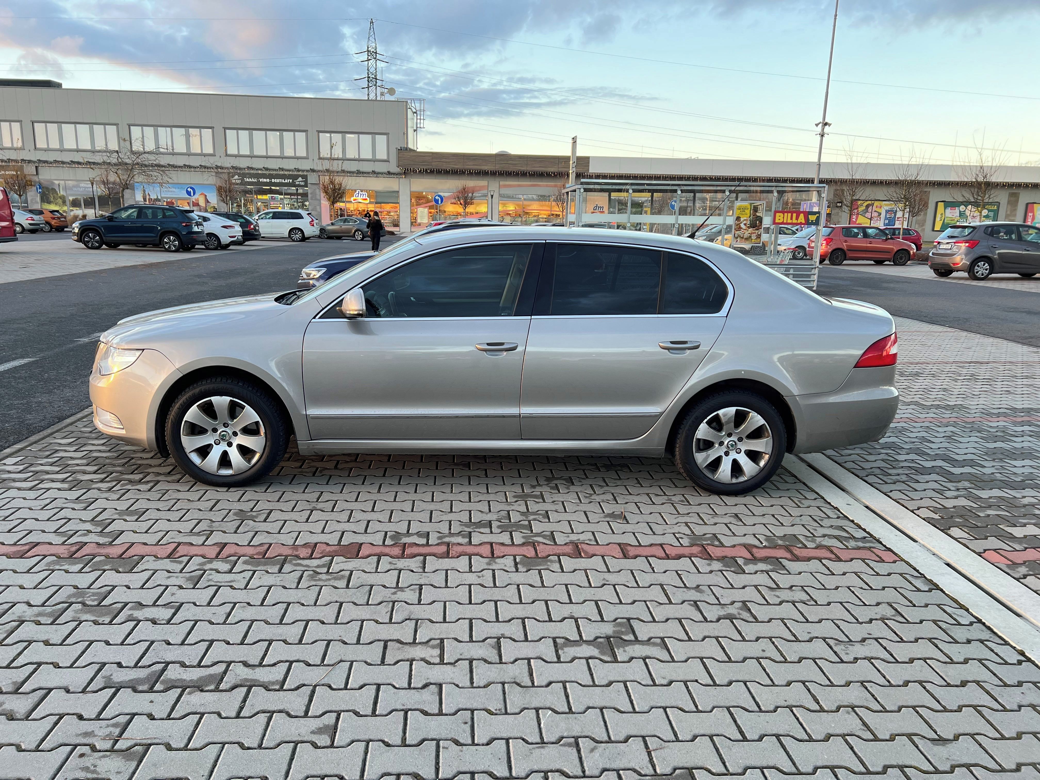 Škoda Superb, II 2.0 TDi 125kw DSG TZ - fotka 6