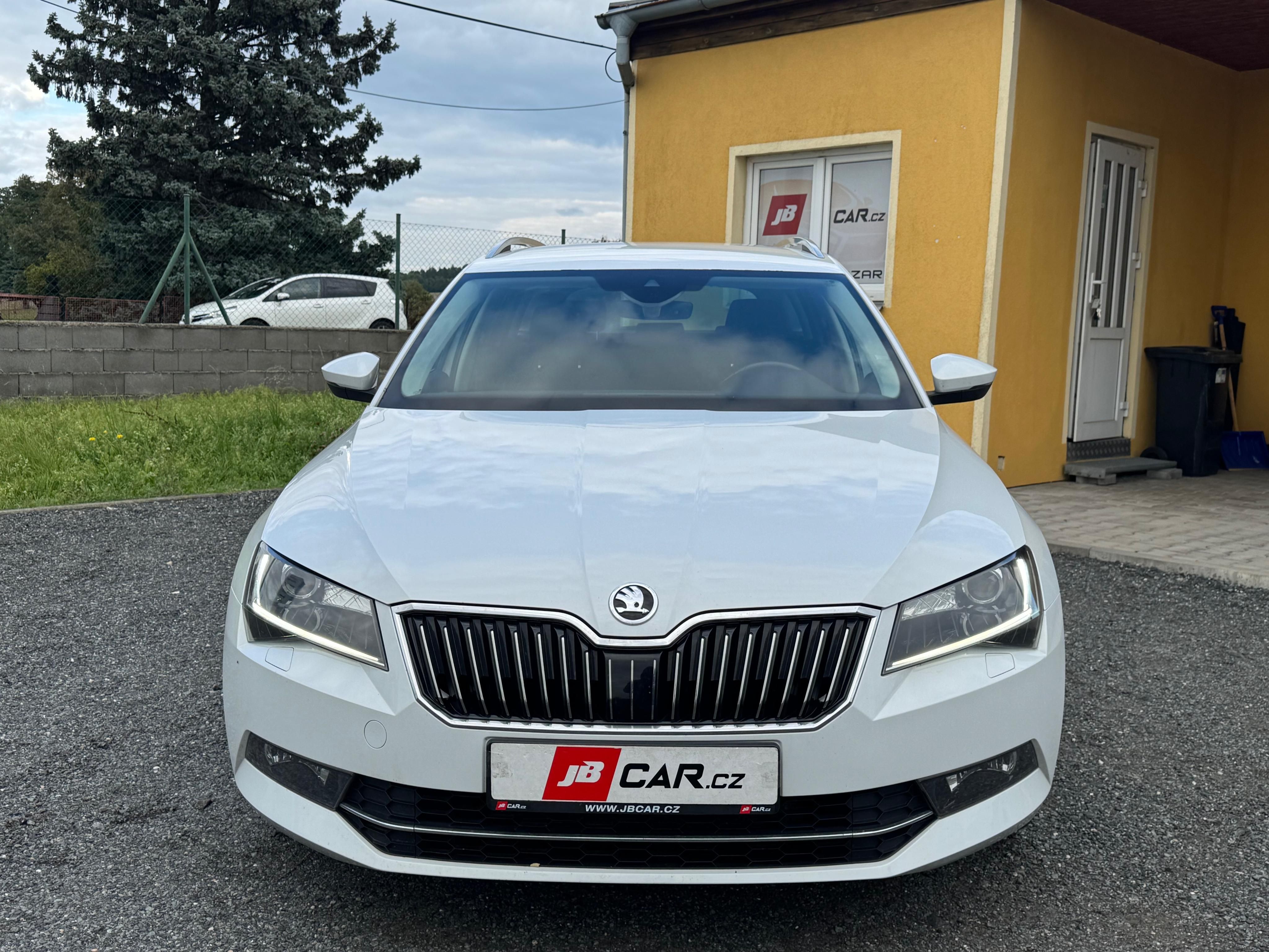 Škoda Superb, 2.0 TDI 140KW DSG STYLE - fotka 6