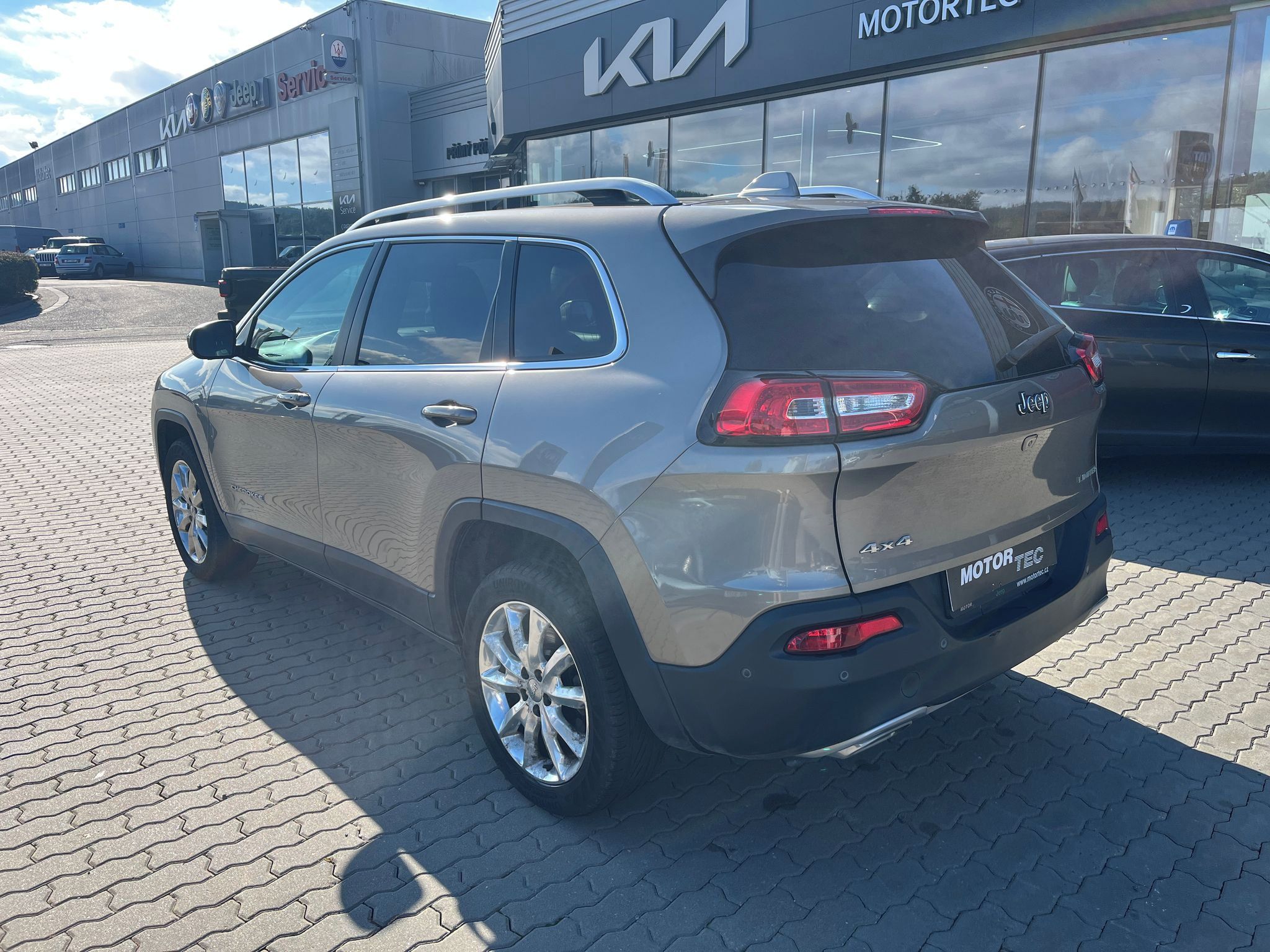 Jeep Cherokee, 2.2 JTD 147kW AWD AT Limited - fotka 4