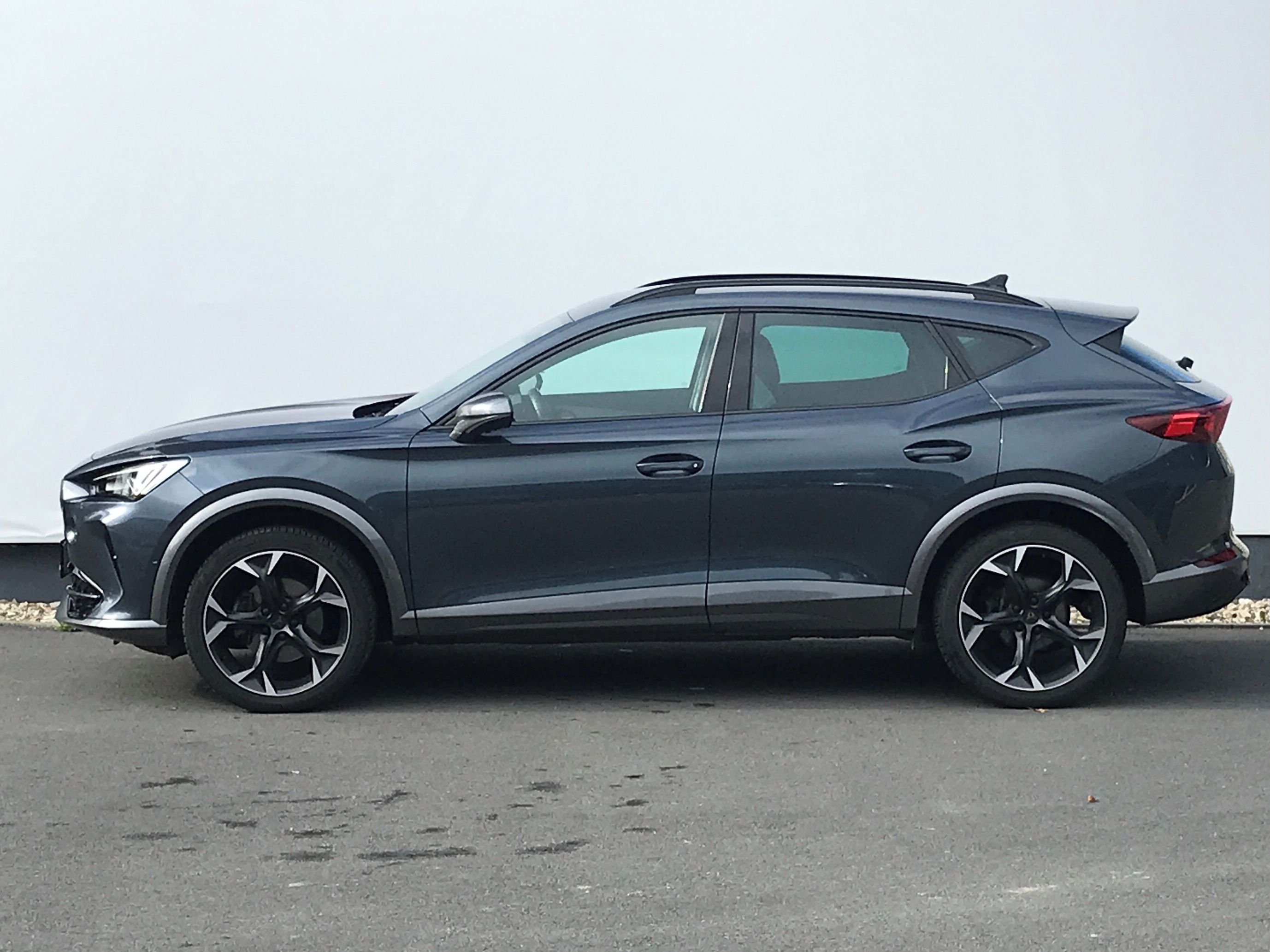 Cupra Formentor, 1,5TSi 110kW 7°DSG+NAVI+360° - fotka 3
