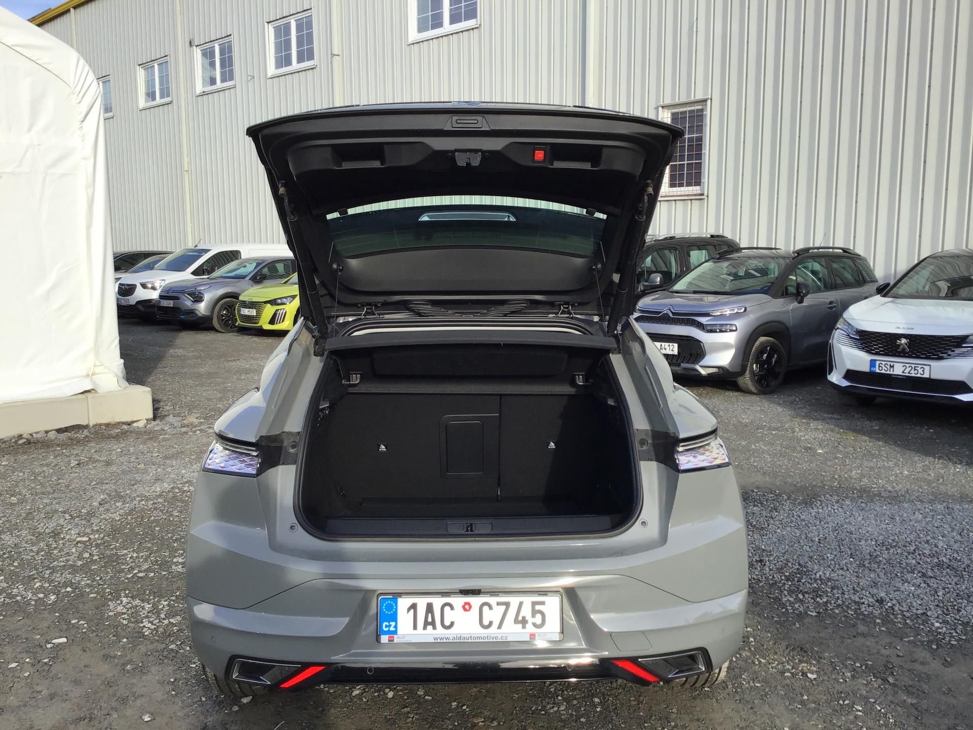 DS 4, 1.5 TROCADERO 96 KW EAT8 - fotka 6