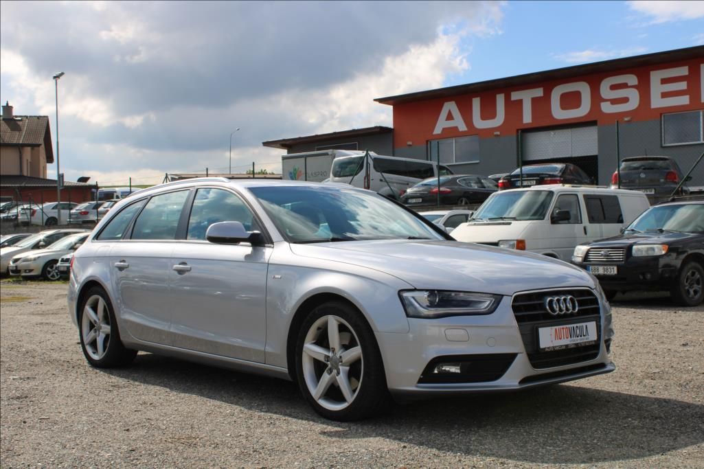 Audi A4, 2,0 TDi  AUTOMAT, S-LINE - fotka 4