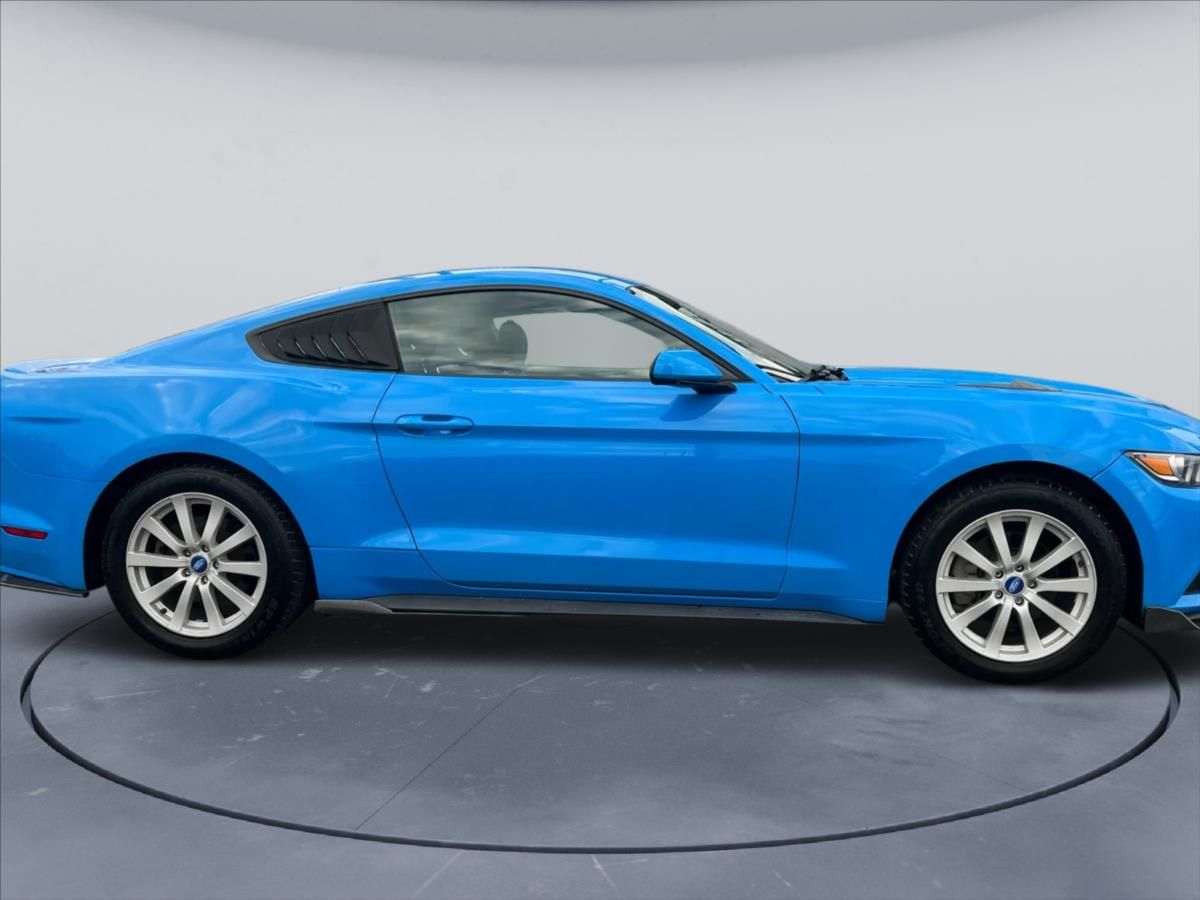 Ford Mustang, 2,3 EcoBoost Manuál - fotka 3