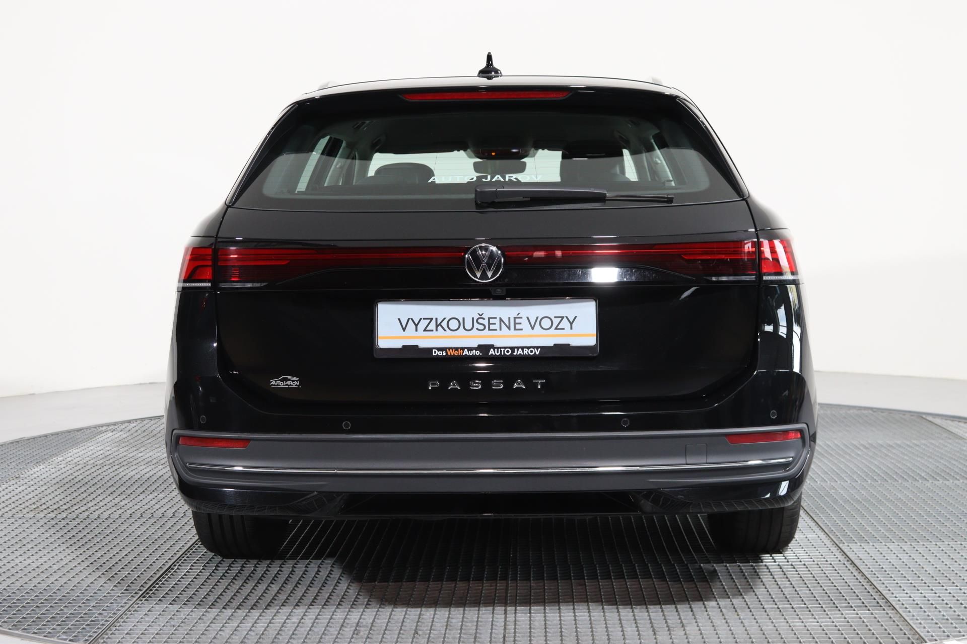 Volkswagen Passat, Business 2,0 TDI DSG 110 kW - fotka 6