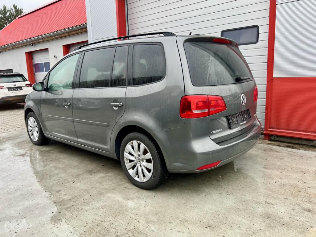 Volkswagen Touran, 1,6 TDi / KLIMA / 7MÍST / DSG - fotka 3