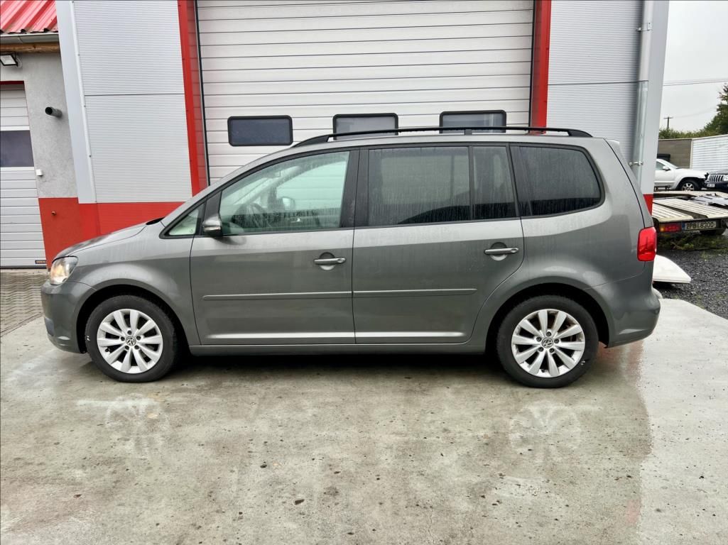 Volkswagen Touran, 1,6 TDi / KLIMA / 7MÍST / DSG - fotka 2