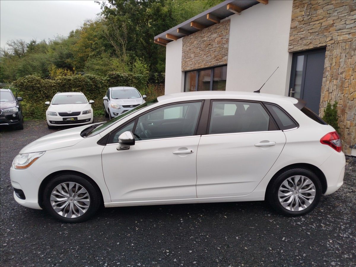 Citroën C4, 1,4 i, 70kW, 1.MAJITEL - fotka 3