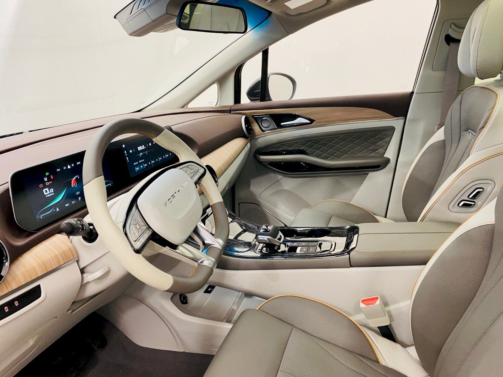 Dongfeng U-Tour, Exclusive 1,5T 130kW - fotka 5
